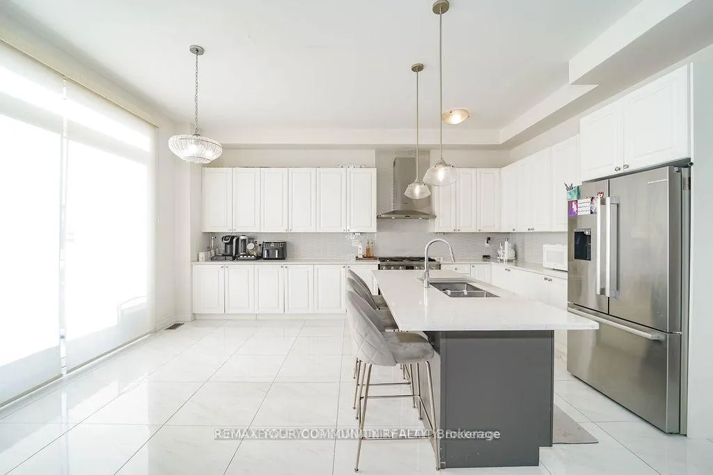 Photo 10 of 133 Marcel Brunelle Drive, Whitby, Rural Whitby — HOMEH
