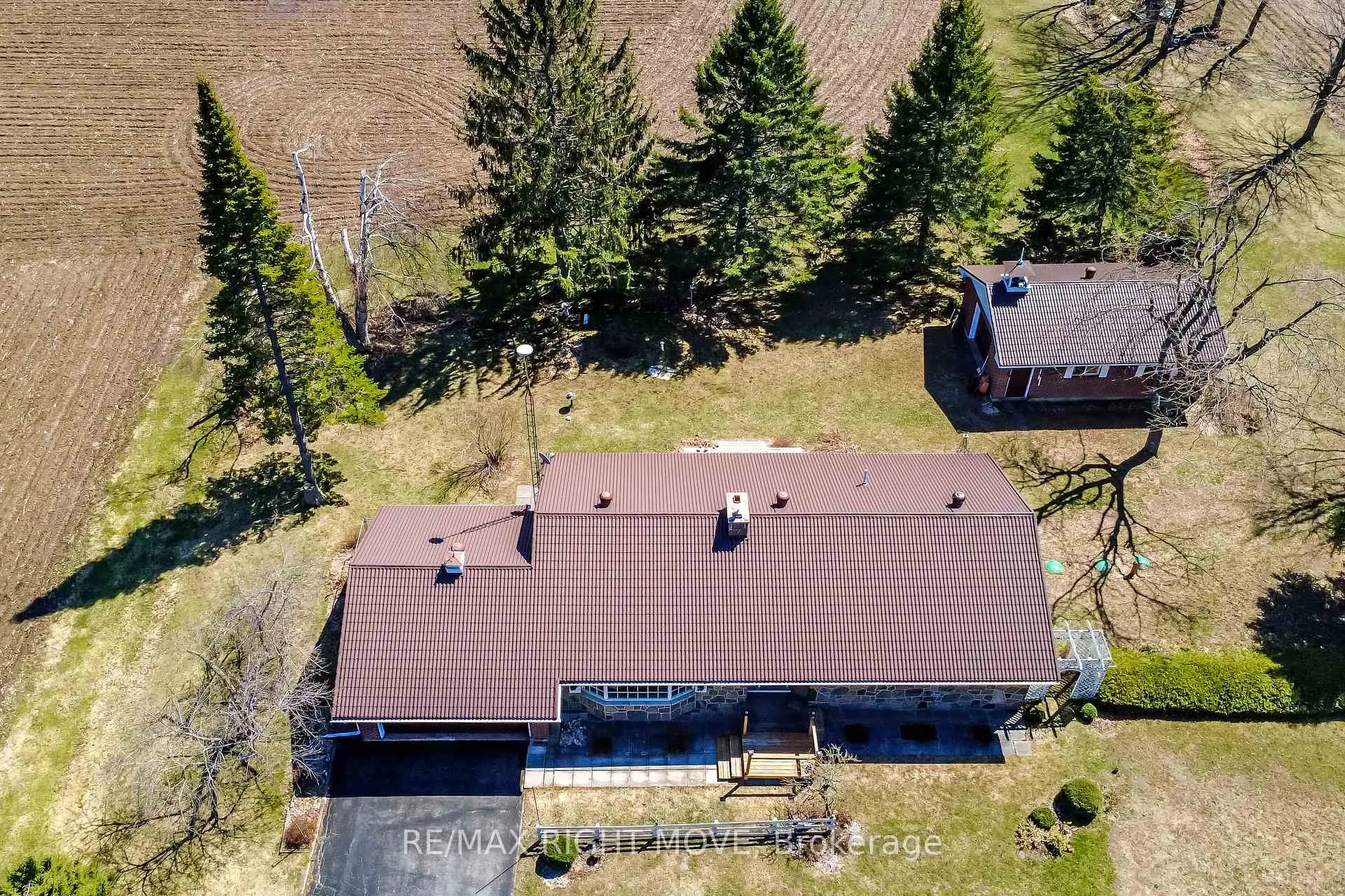 Photo 3 of 978 15/16 Side Road E, Oro-Medonte, Rural Oro-Medonte — HOMEH