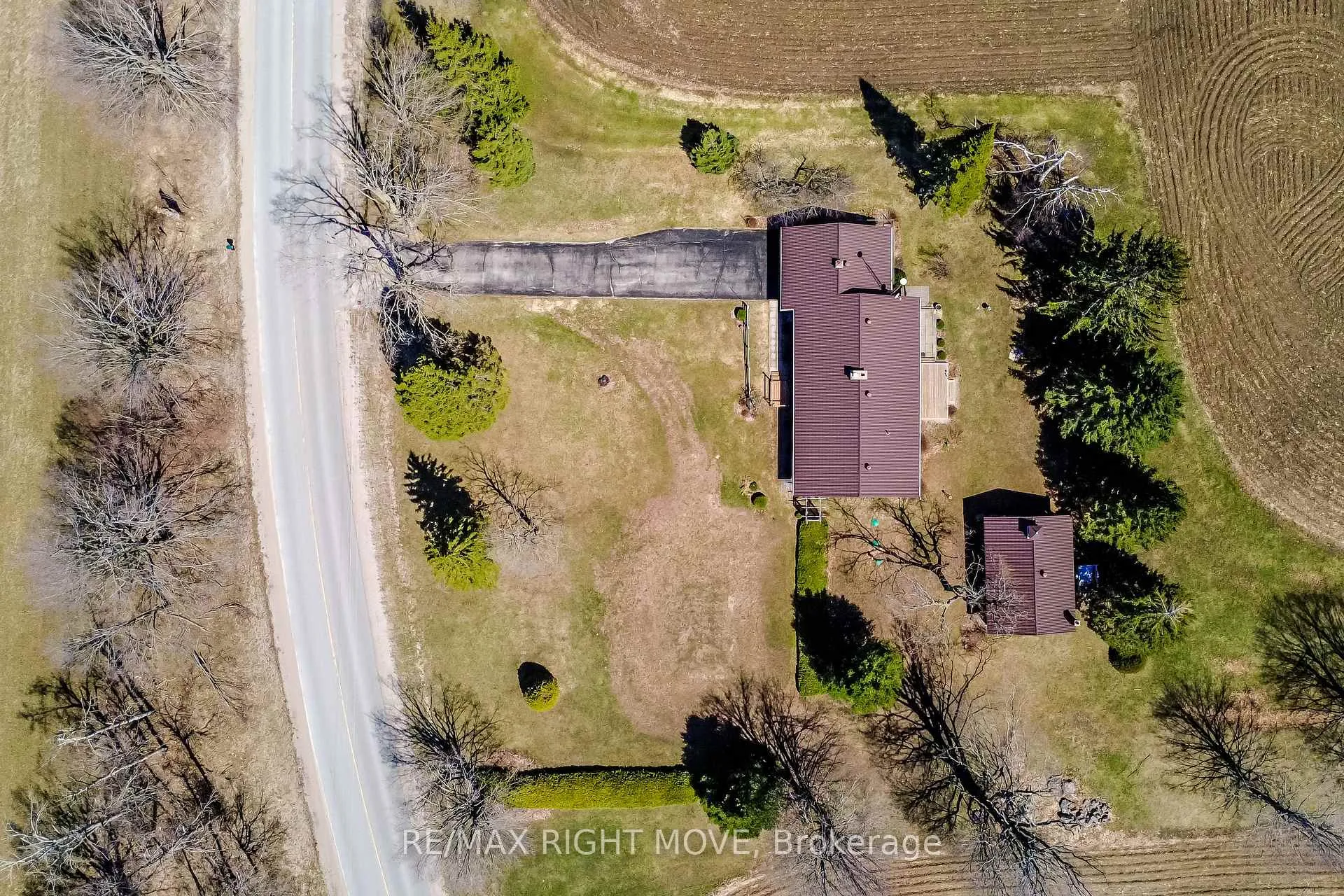 Photo 5 of 978 15/16 Side Road E, Oro-Medonte, Rural Oro-Medonte — HOMEH