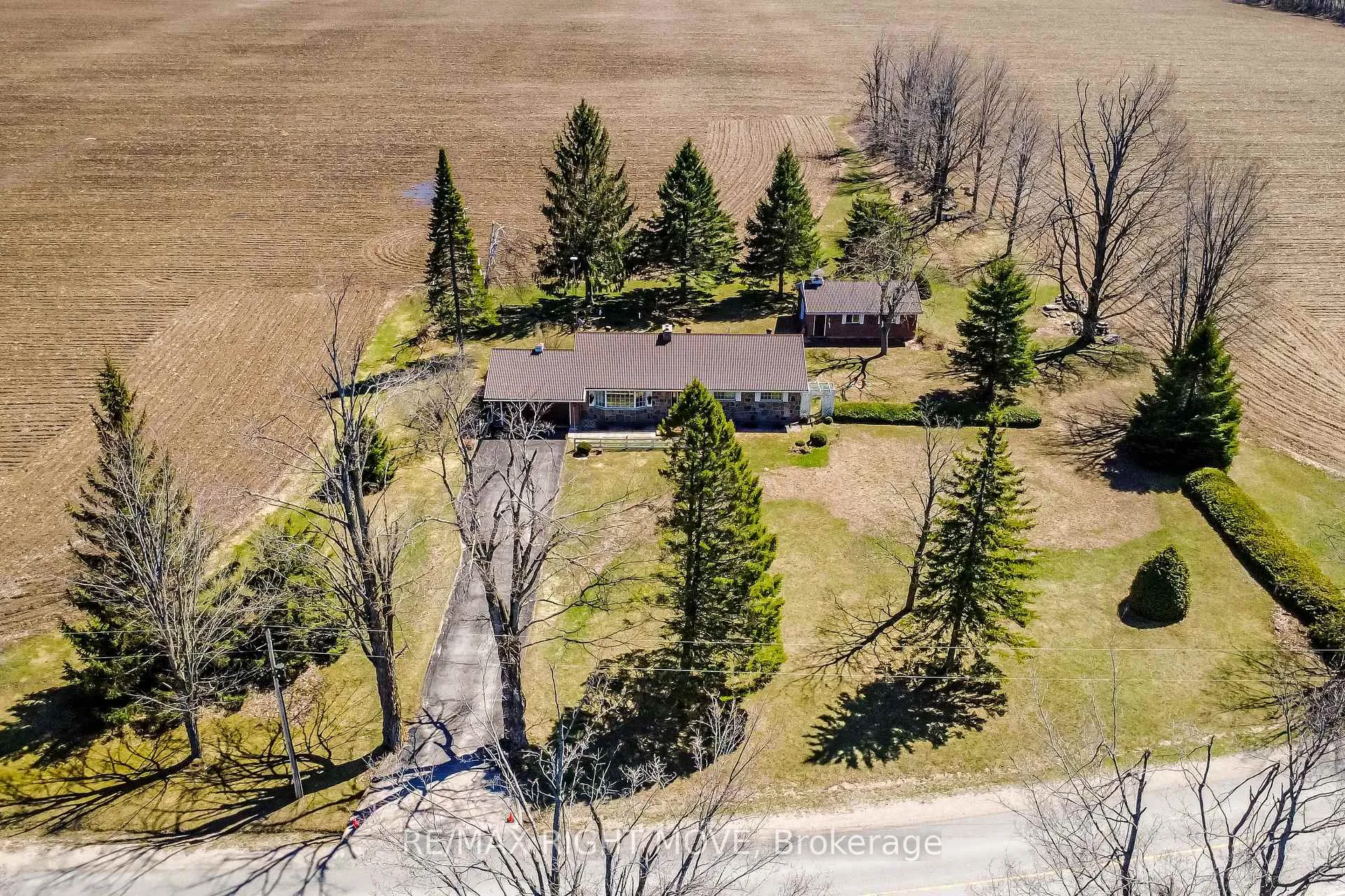Photo 8 of 978 15/16 Side Road E, Oro-Medonte, Rural Oro-Medonte — HOMEH