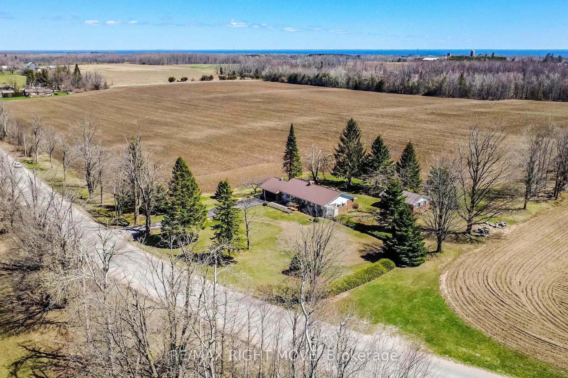 Photo 9 of 978 15/16 Side Road E, Oro-Medonte, Rural Oro-Medonte — HOMEH