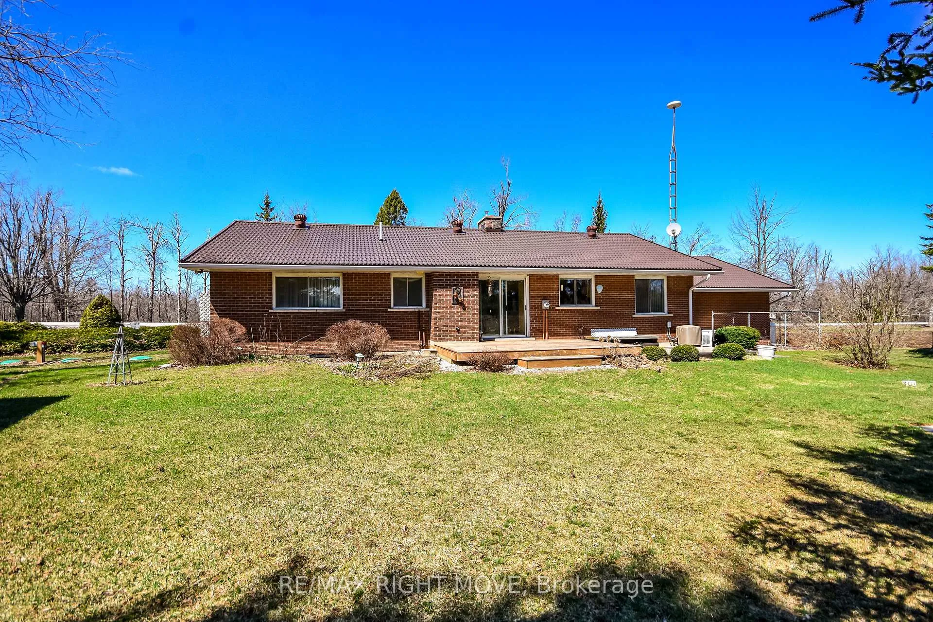 Photo 42 of 978 15/16 Side Road E, Oro-Medonte, Rural Oro-Medonte — HOMEH