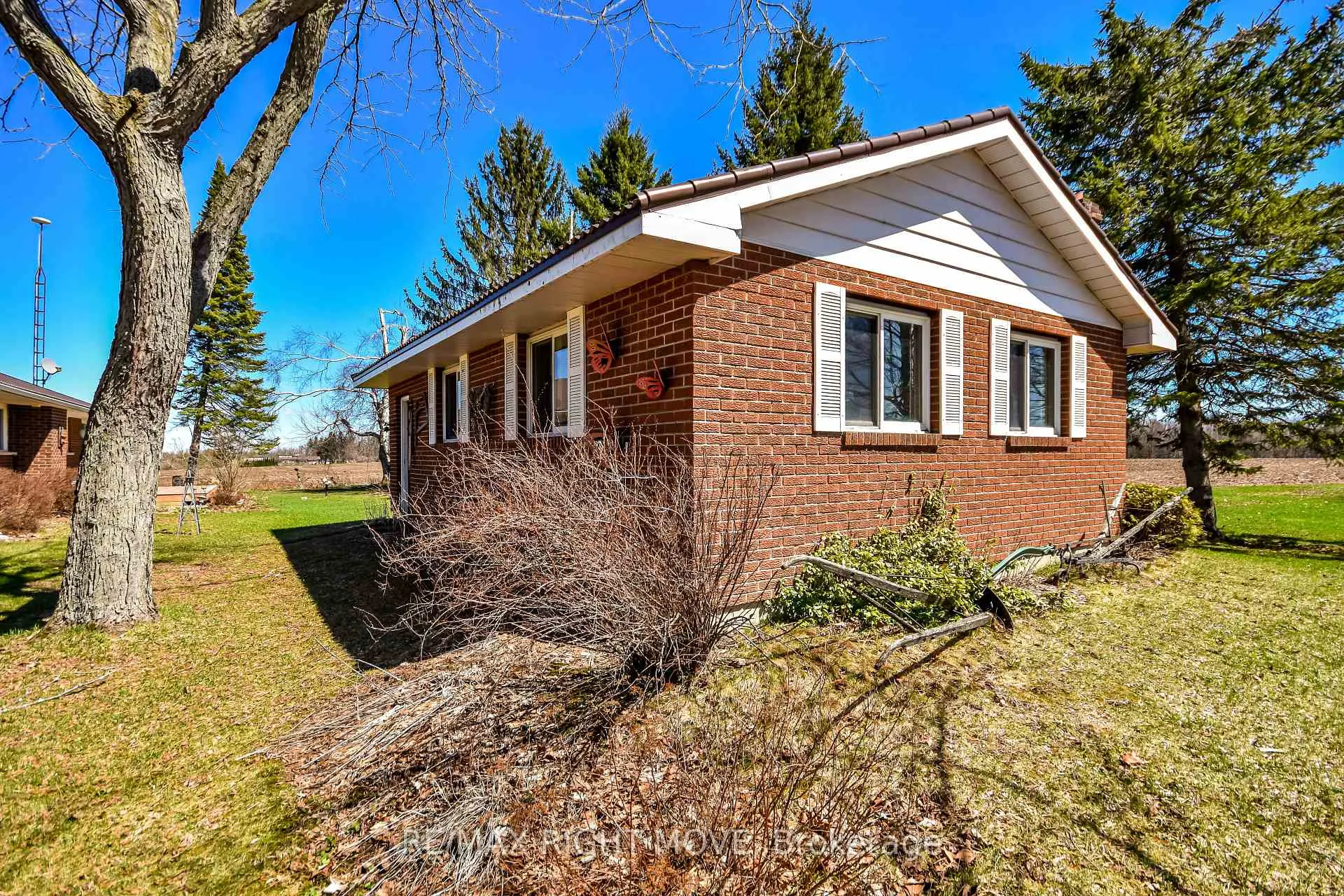 Photo 45 of 978 15/16 Side Road E, Oro-Medonte, Rural Oro-Medonte — HOMEH