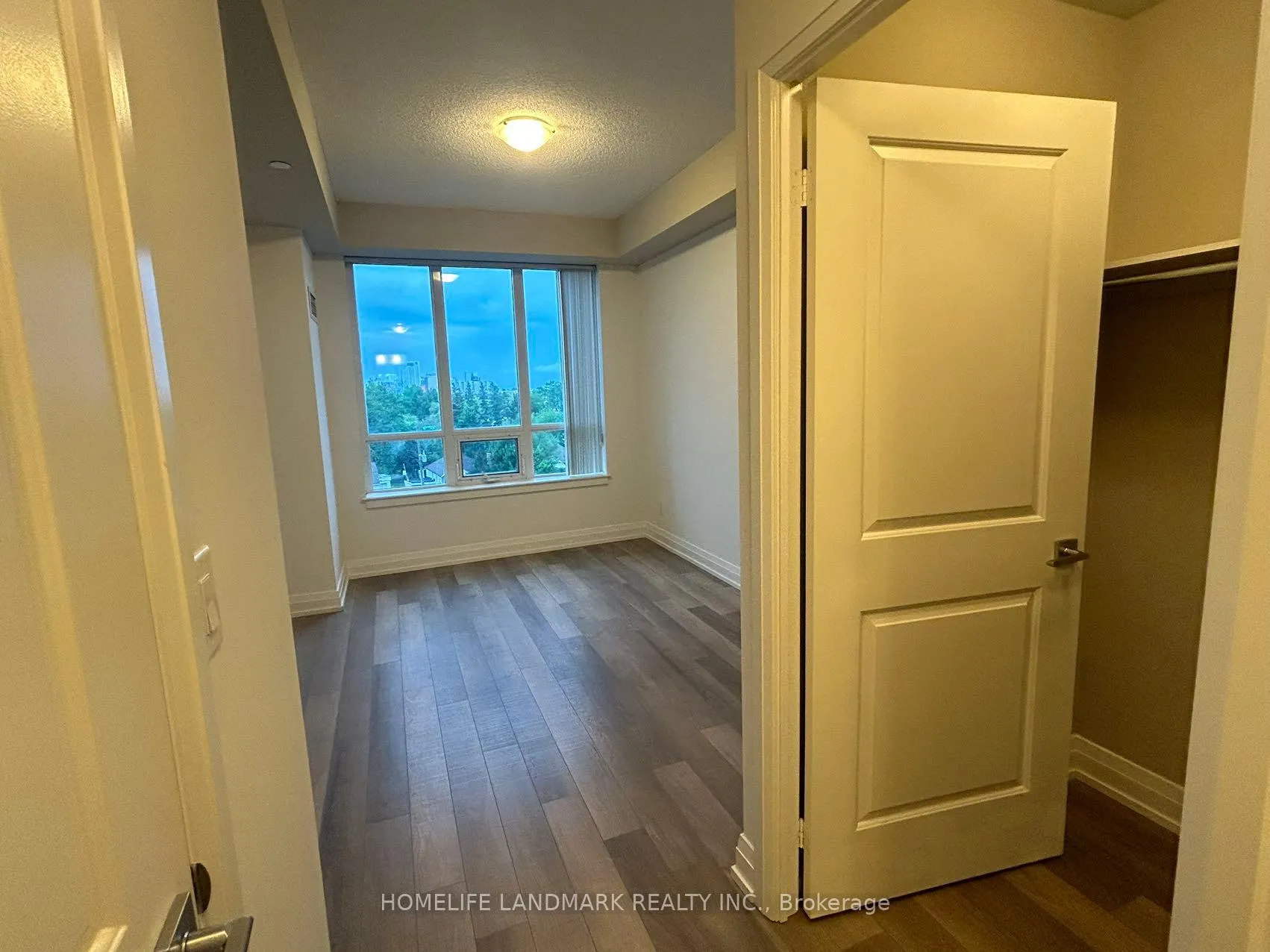Photo 2 of Unit 525, 7165 Yonge Street, Markham, Grandview — HOMEH