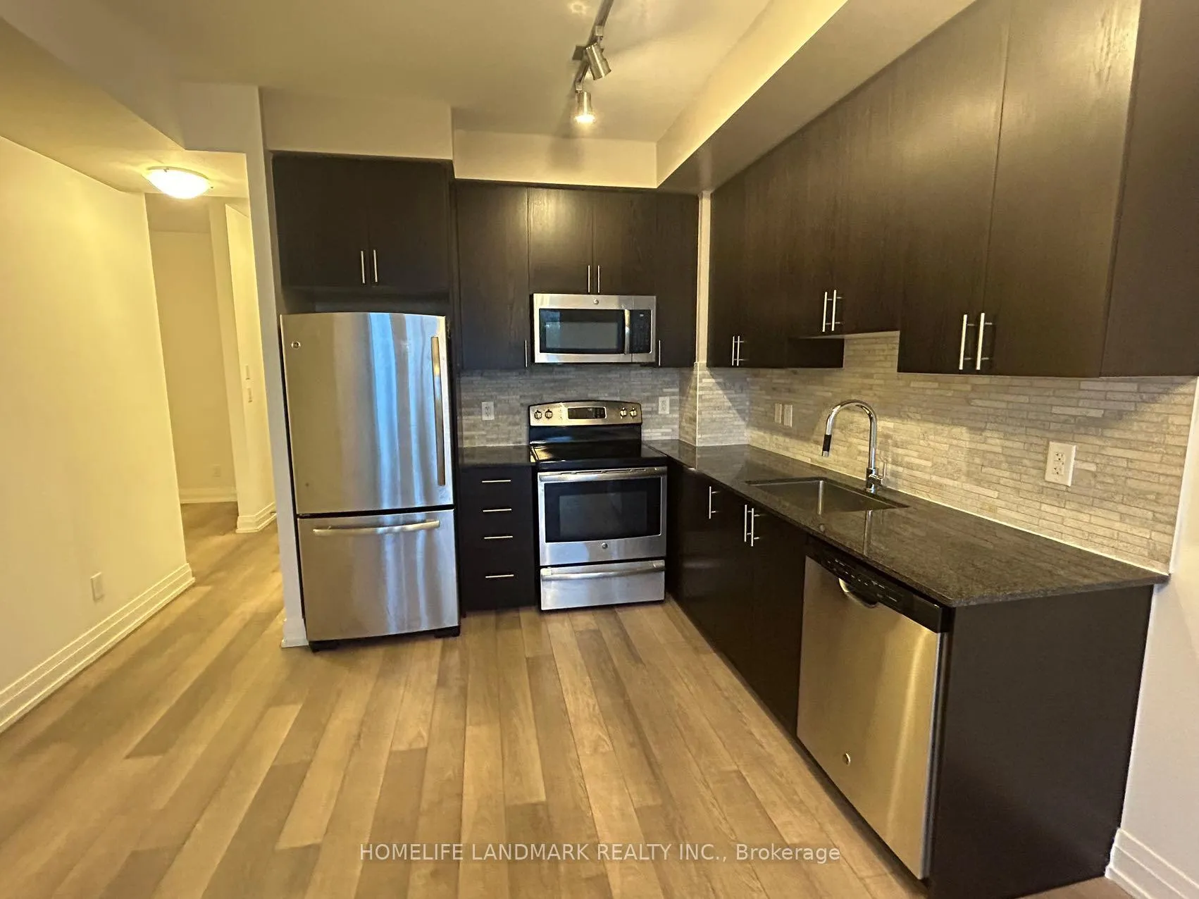 Photo 7 of Unit 525, 7165 Yonge Street, Markham, Grandview — HOMEH