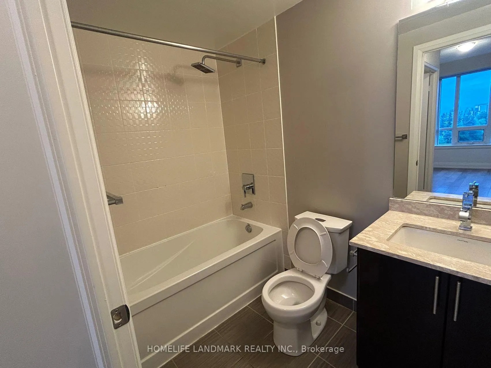 Photo 9 of Unit 525, 7165 Yonge Street, Markham, Grandview — HOMEH