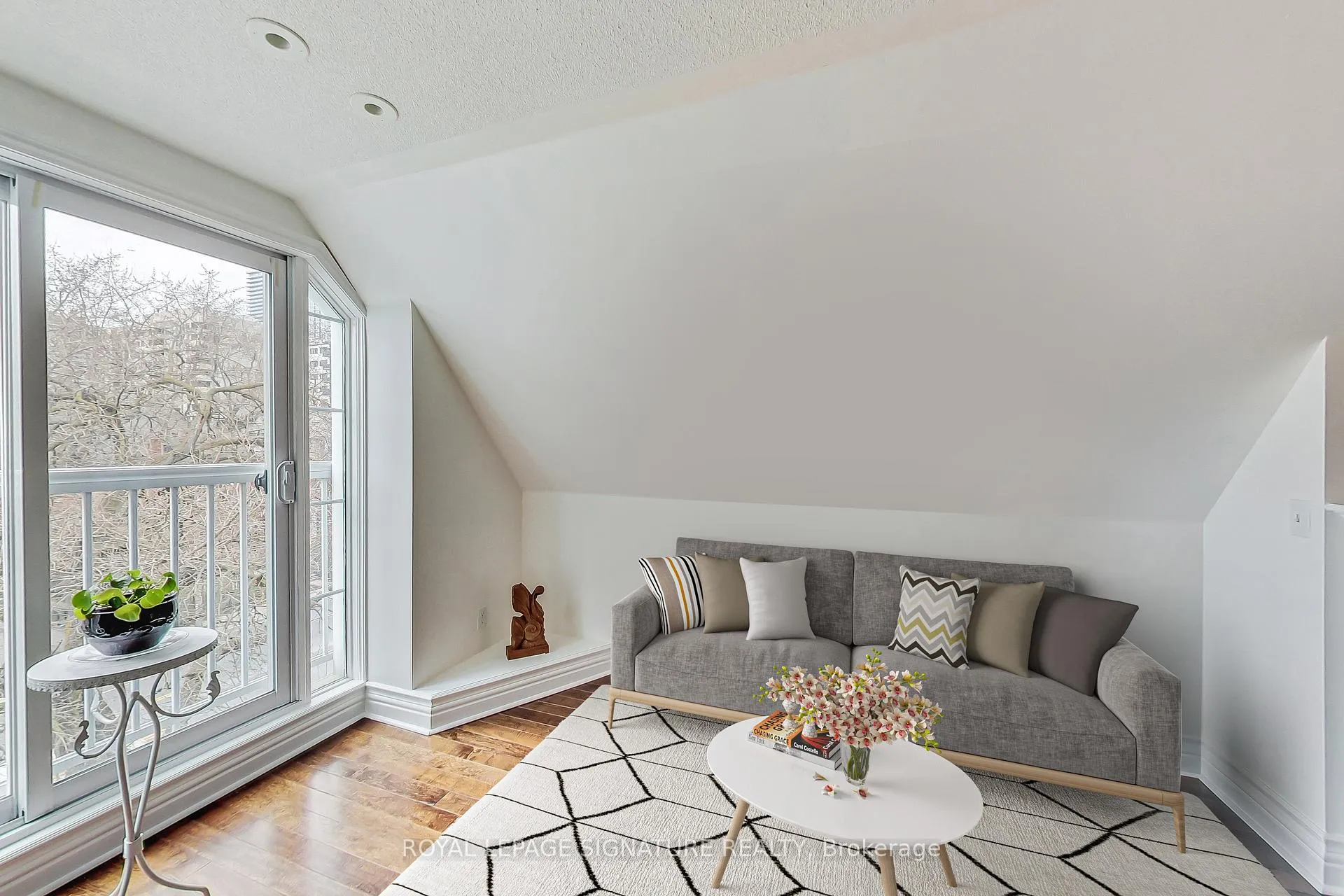 Photo 7 of Unit M11, 539 Jarvis Street, Toronto, North St. James Town — HOMEH