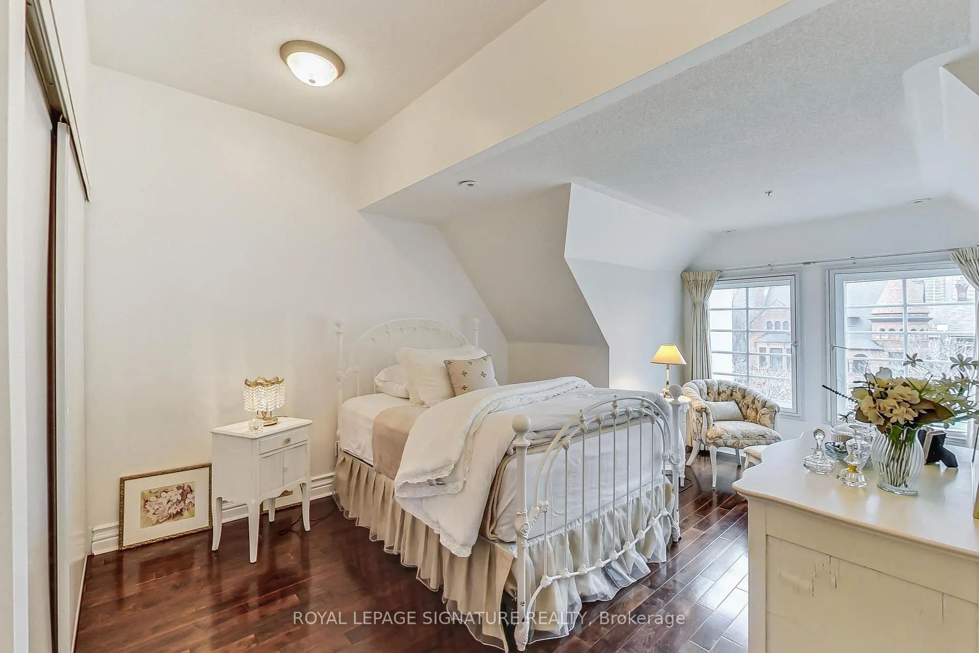Photo 10 of Unit M11, 539 Jarvis Street, Toronto, North St. James Town — HOMEH