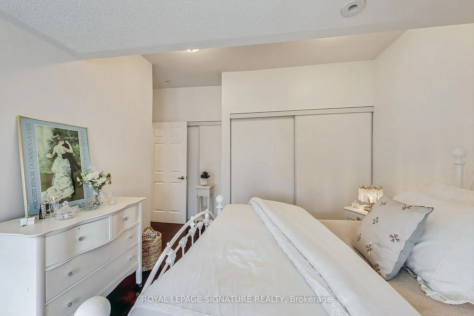 Photo 11 of Unit M11, 539 Jarvis Street, Toronto, North St. James Town — HOMEH