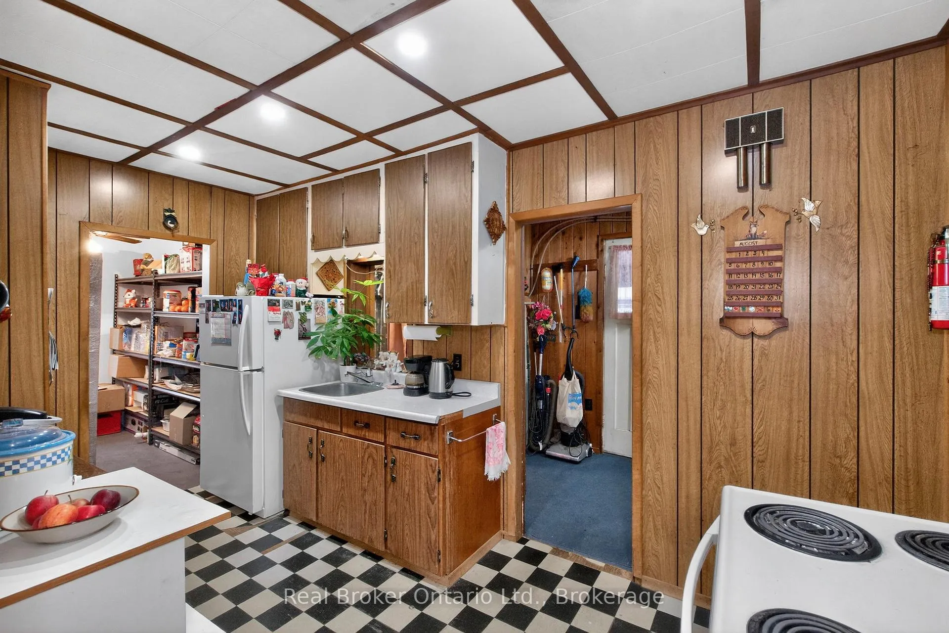 Photo 8 of 156 Silver Birch Crescent, Tay, Port McNicoll — HOMEH