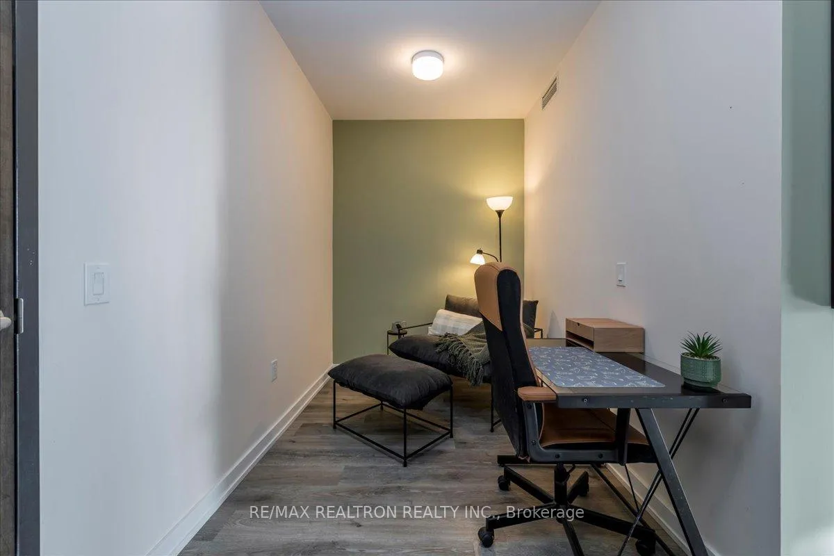 Photo 3 of Unit 224, 430 Essa Road, Barrie, Holly — HOMEH