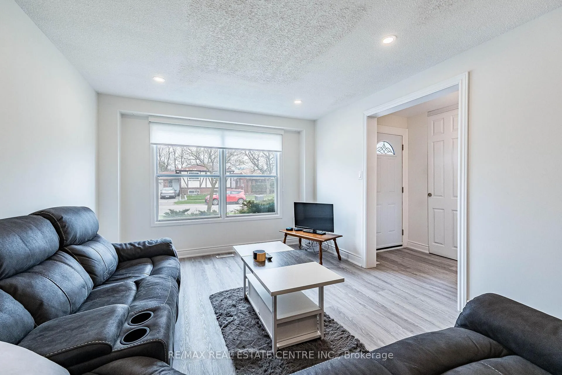 Photo 5 of 11 Kirkland Road, Brampton, Madoc — HOMEH