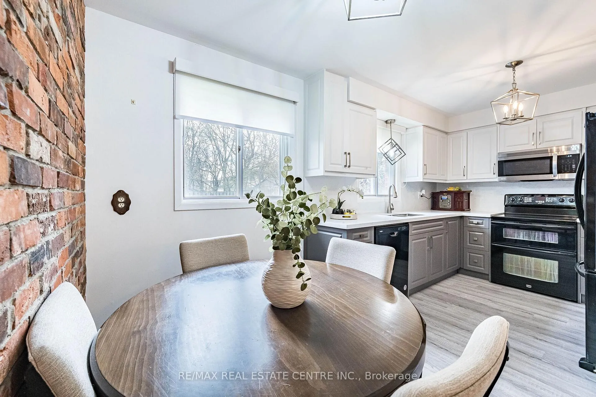 Photo 9 of 11 Kirkland Road, Brampton, Madoc — HOMEH