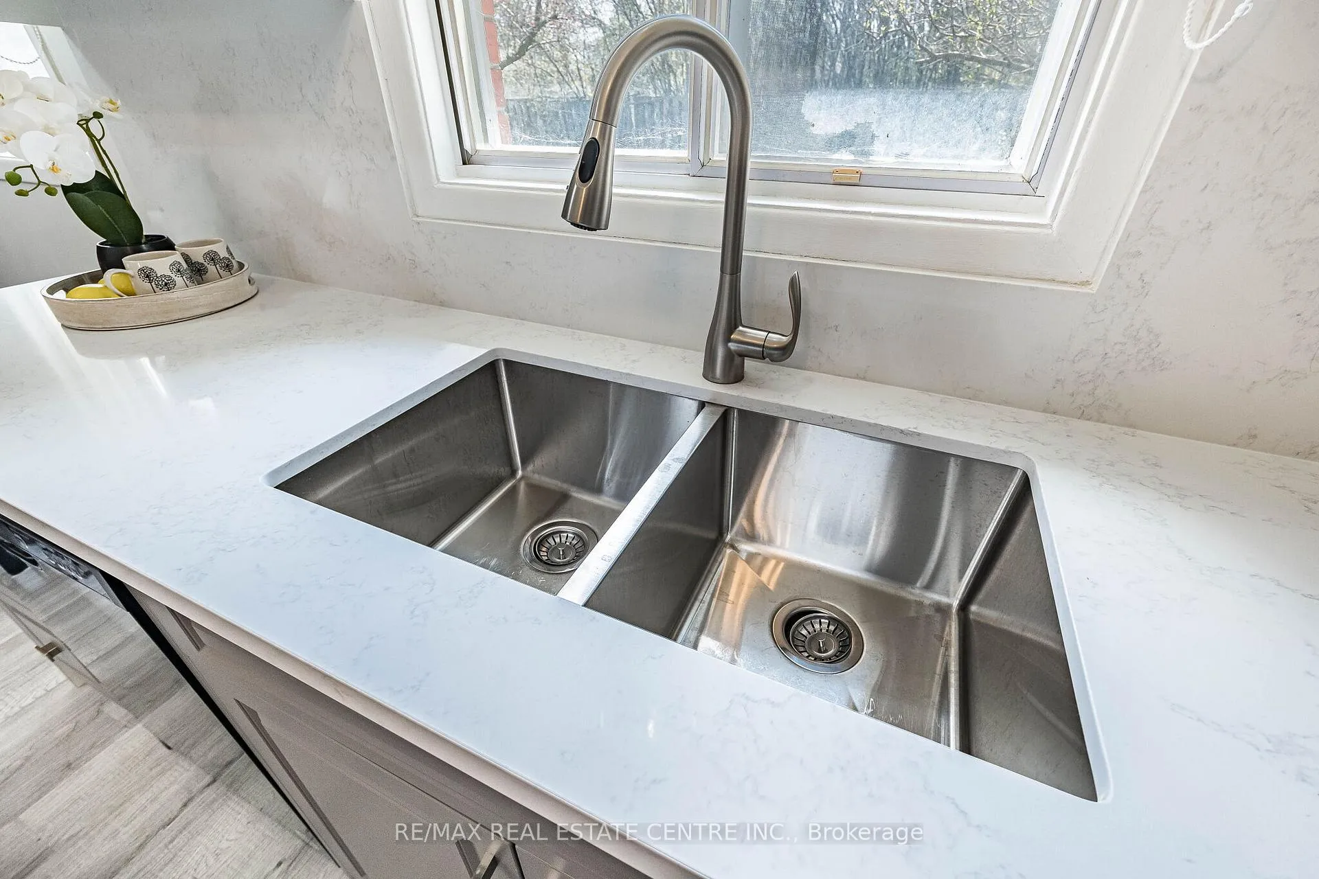Photo 15 of 11 Kirkland Road, Brampton, Madoc — HOMEH
