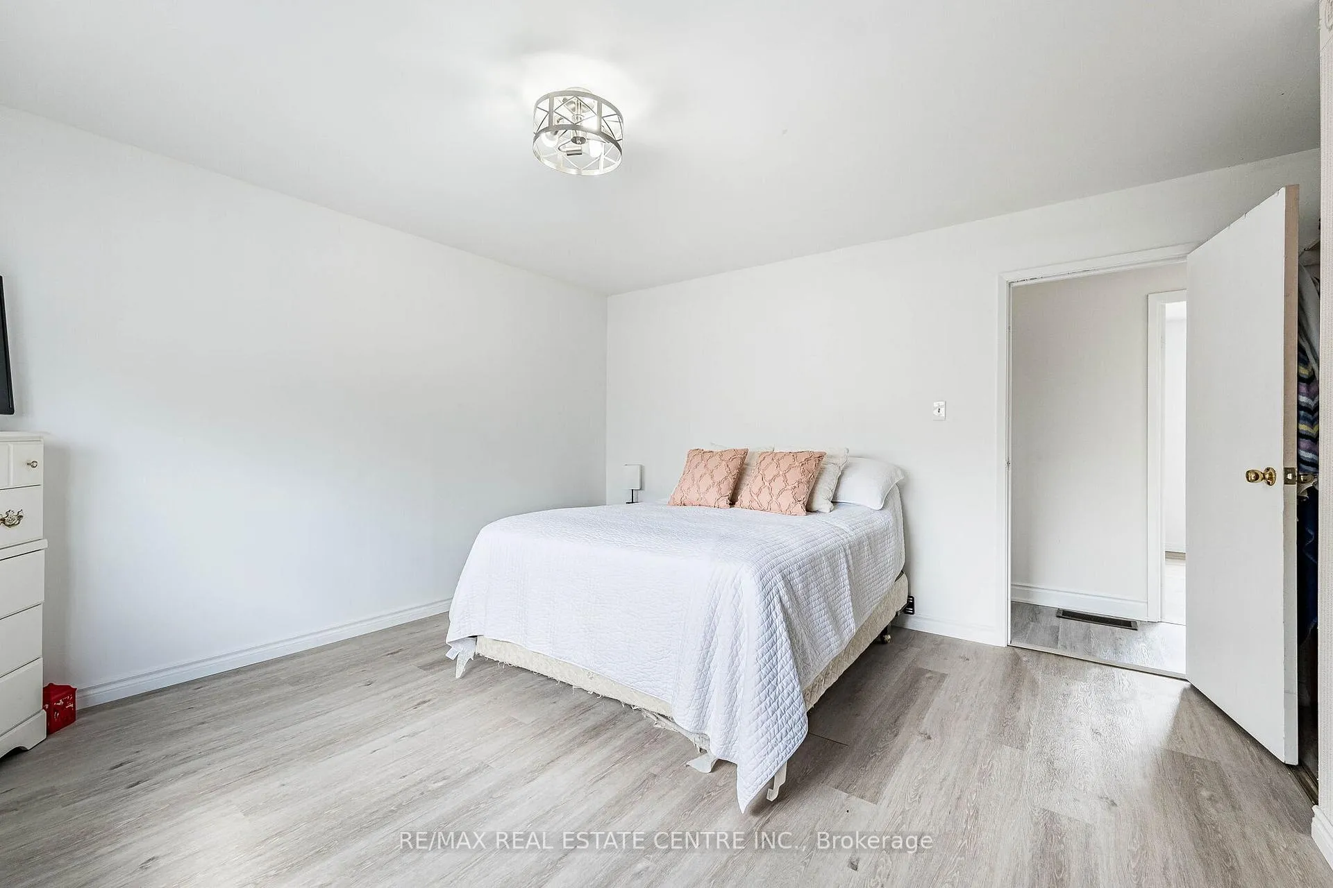 Photo 26 of 11 Kirkland Road, Brampton, Madoc — HOMEH