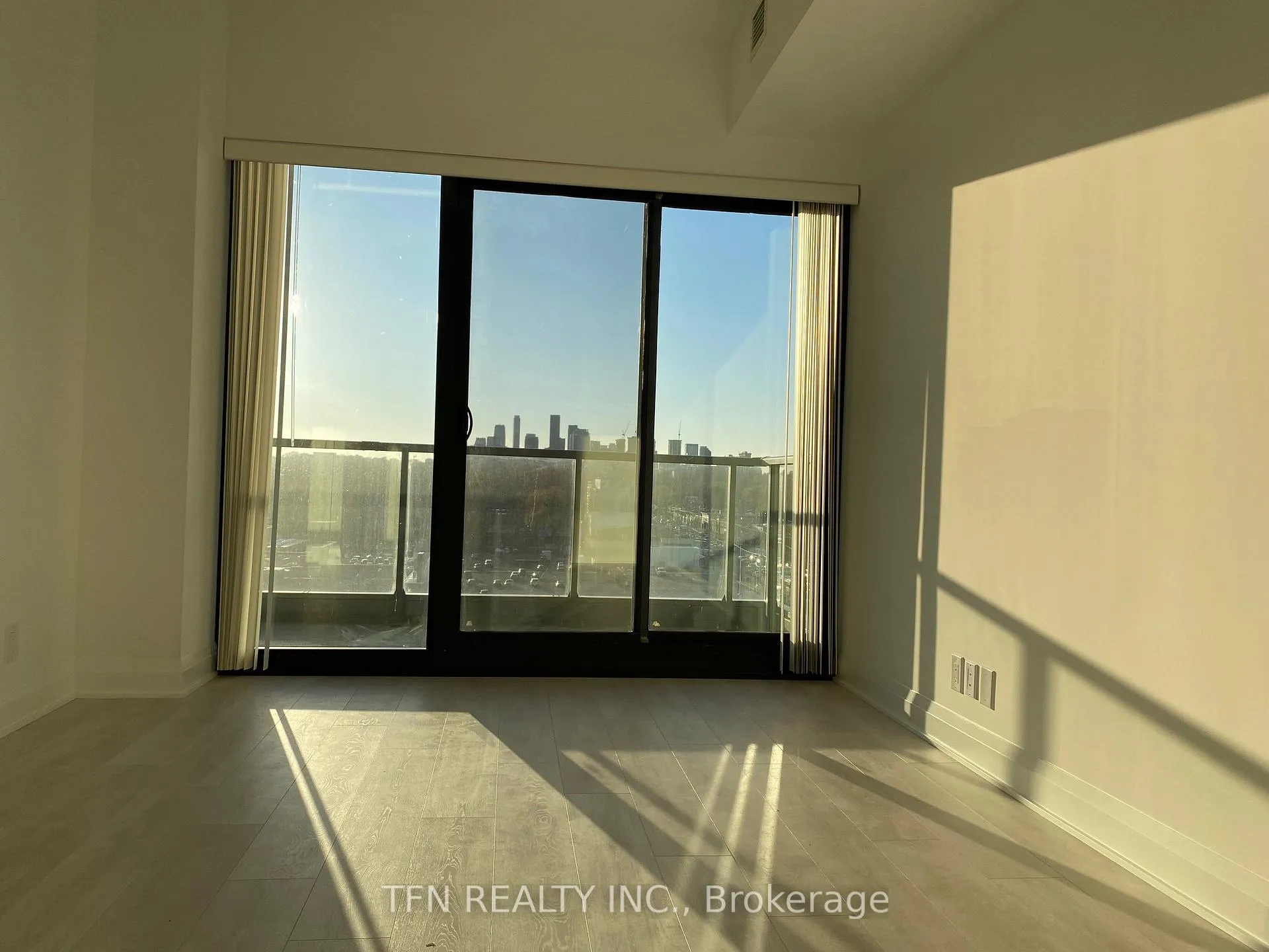 Photo 4 of Unit 802, 33 Frederick Todd Way N, Toronto, Thorncliffe Park — HOMEH