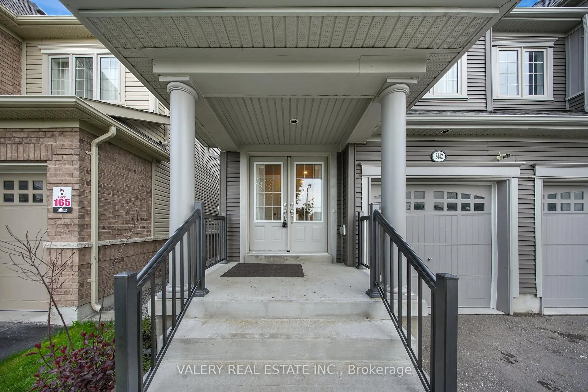 Photo 2 of 2442 Equestrian Crescent, Oshawa, Windfields — HOMEH
