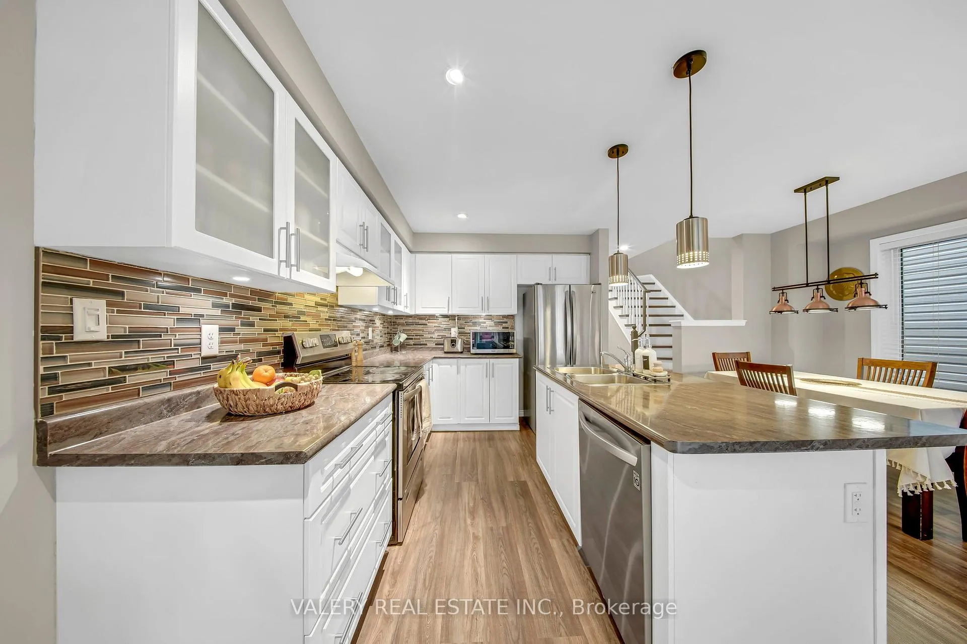 Photo 8 of 2442 Equestrian Crescent, Oshawa, Windfields — HOMEH
