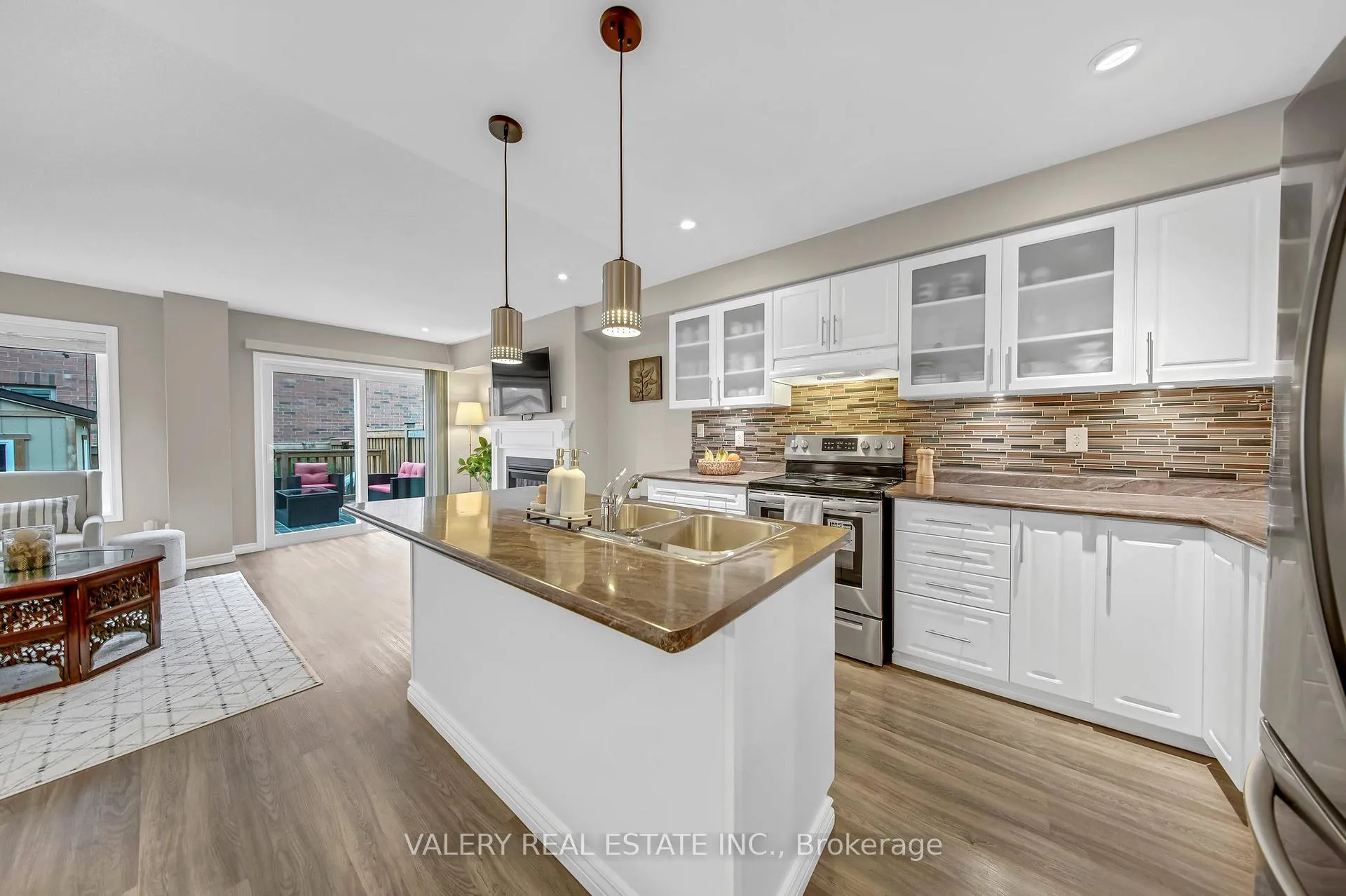 Photo 9 of 2442 Equestrian Crescent, Oshawa, Windfields — HOMEH