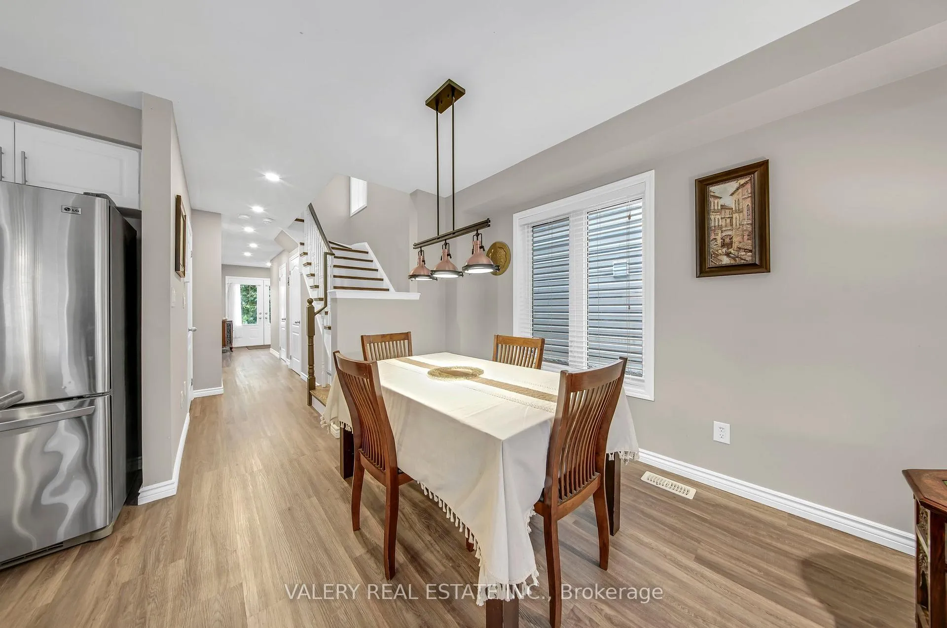Photo 11 of 2442 Equestrian Crescent, Oshawa, Windfields — HOMEH