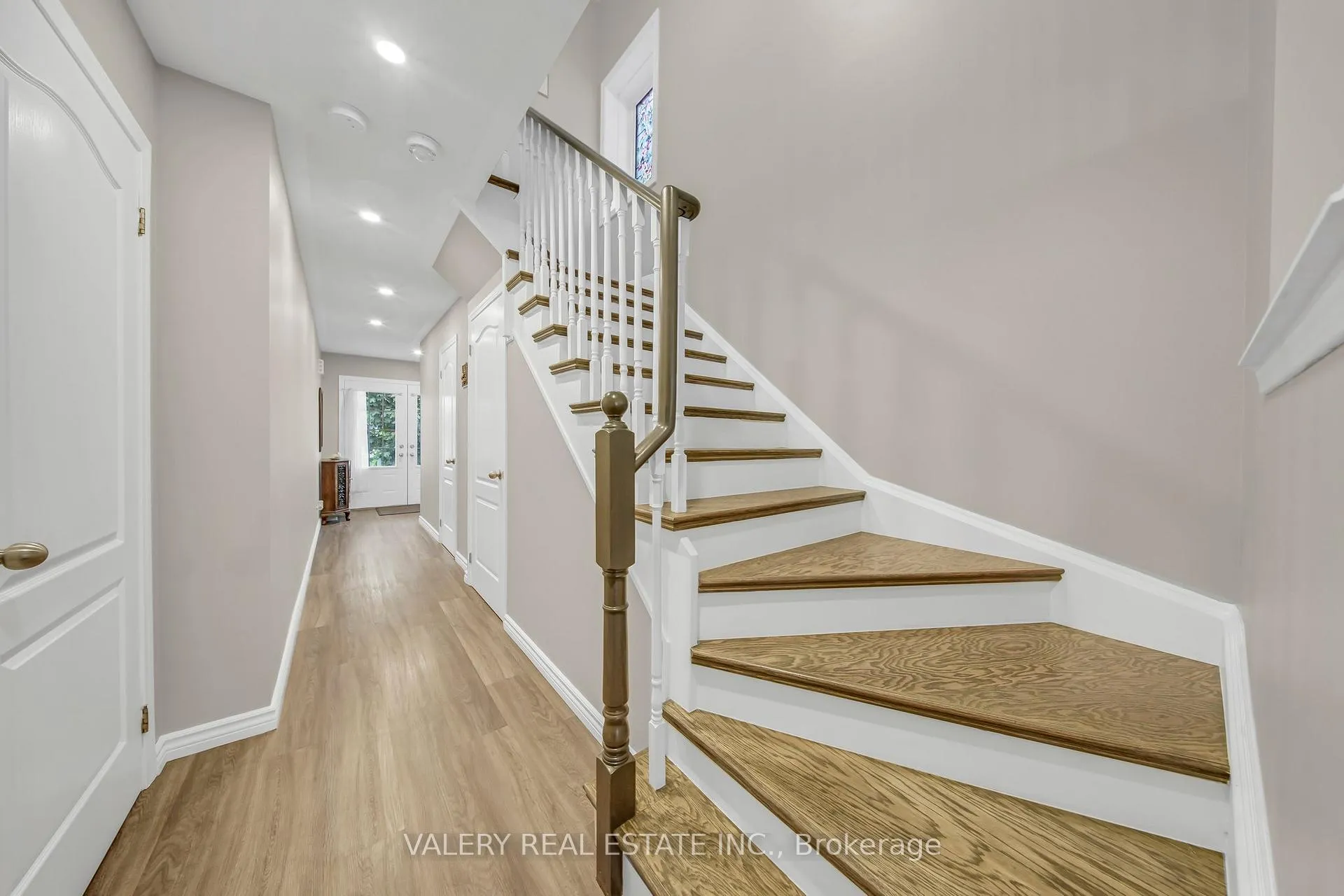 Photo 12 of 2442 Equestrian Crescent, Oshawa, Windfields — HOMEH