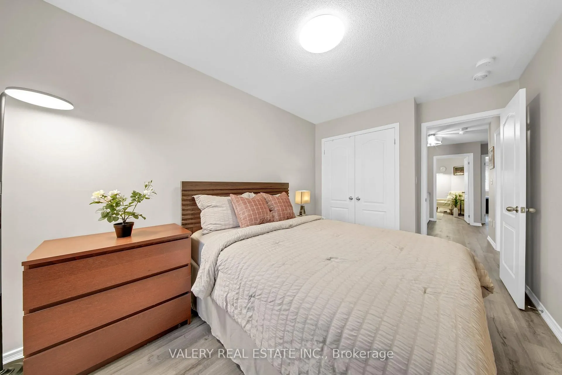 Photo 20 of 2442 Equestrian Crescent, Oshawa, Windfields — HOMEH