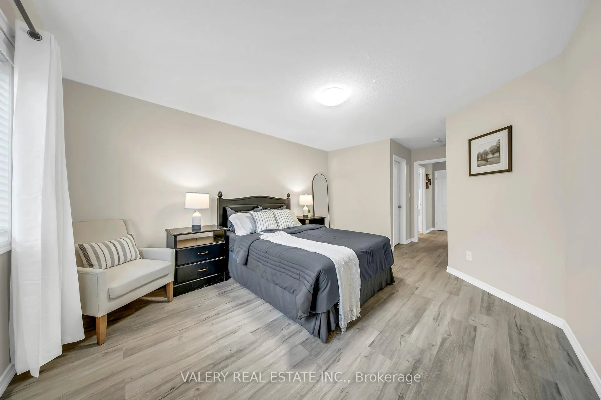 Photo 24 of 2442 Equestrian Crescent, Oshawa, Windfields — HOMEH