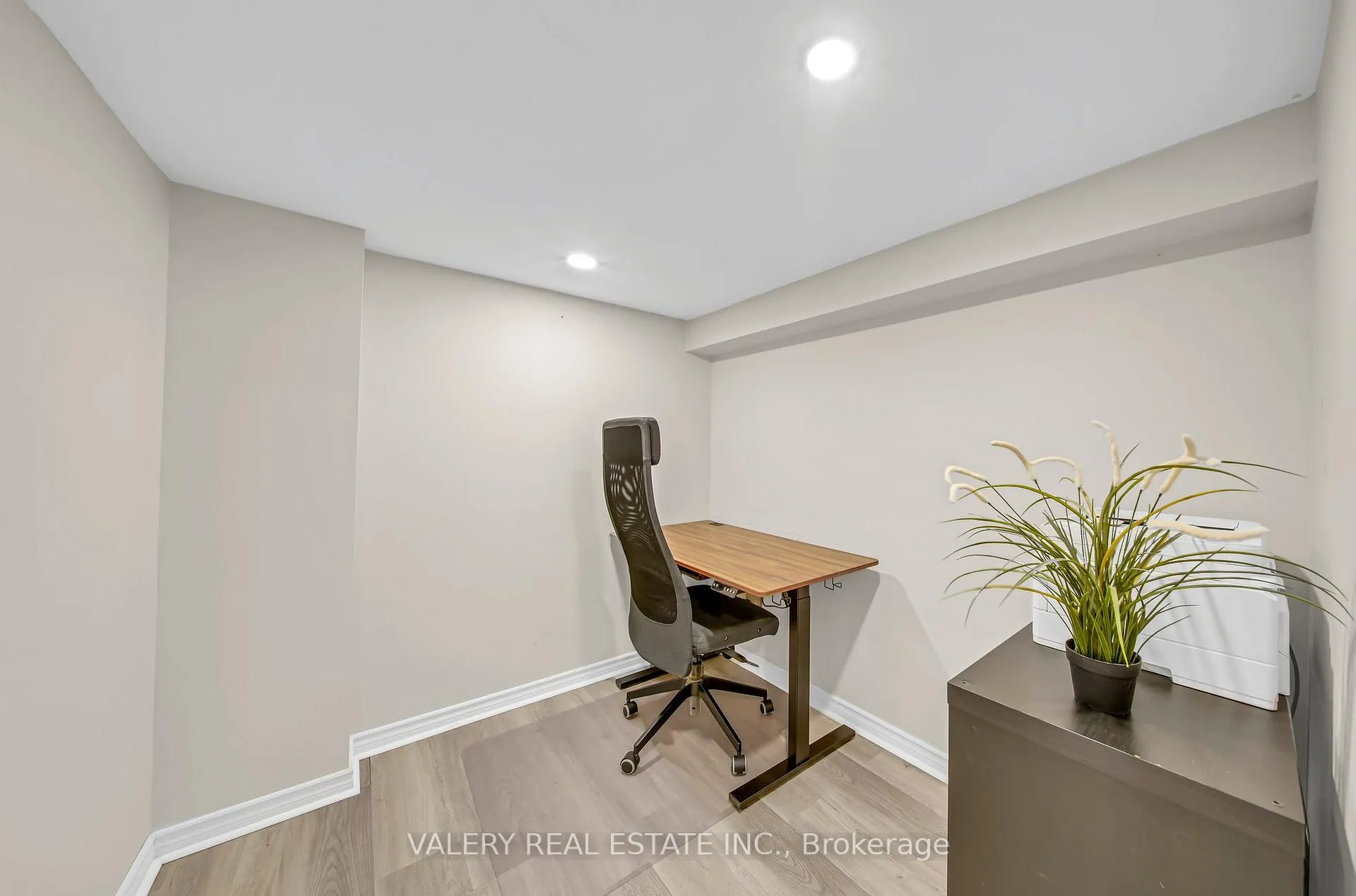 Photo 29 of 2442 Equestrian Crescent, Oshawa, Windfields — HOMEH