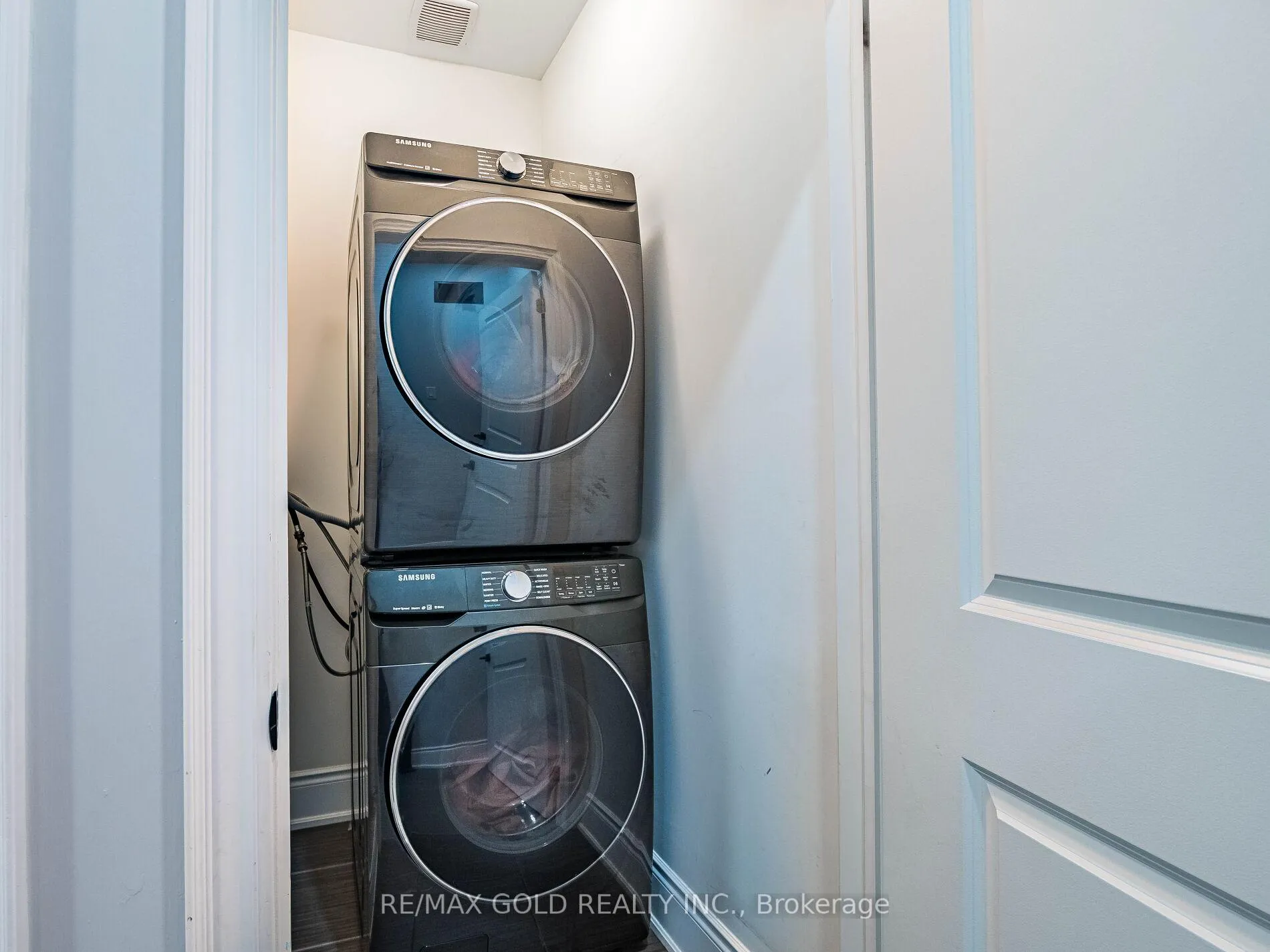 Photo 29 of 105 Boathouse Road, Brampton, Northwest Brampton — HOMEH