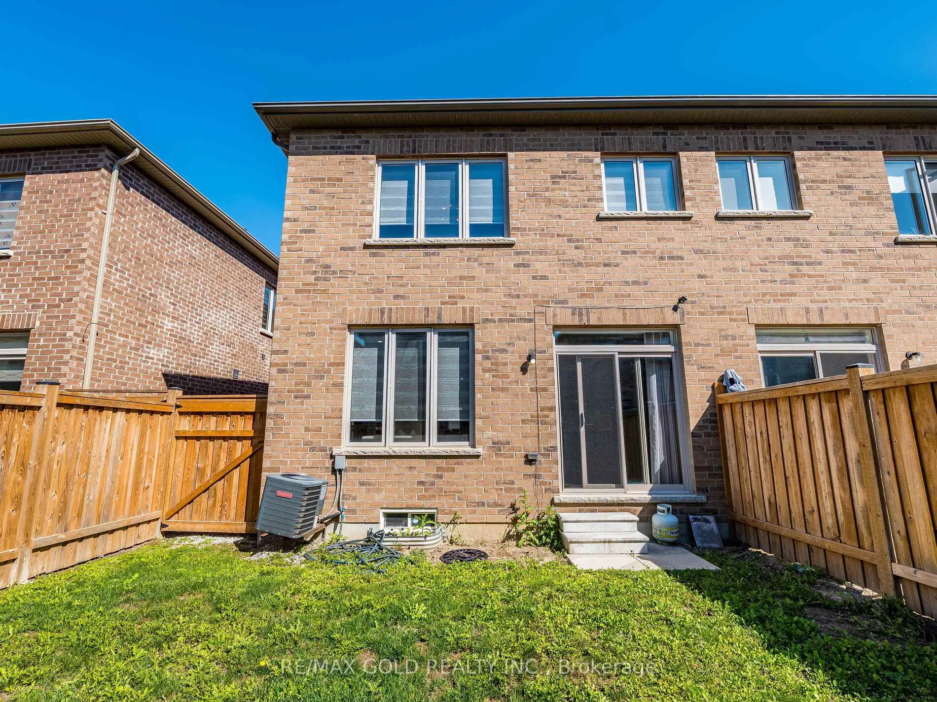 Photo 33 of 105 Boathouse Road, Brampton, Northwest Brampton — HOMEH