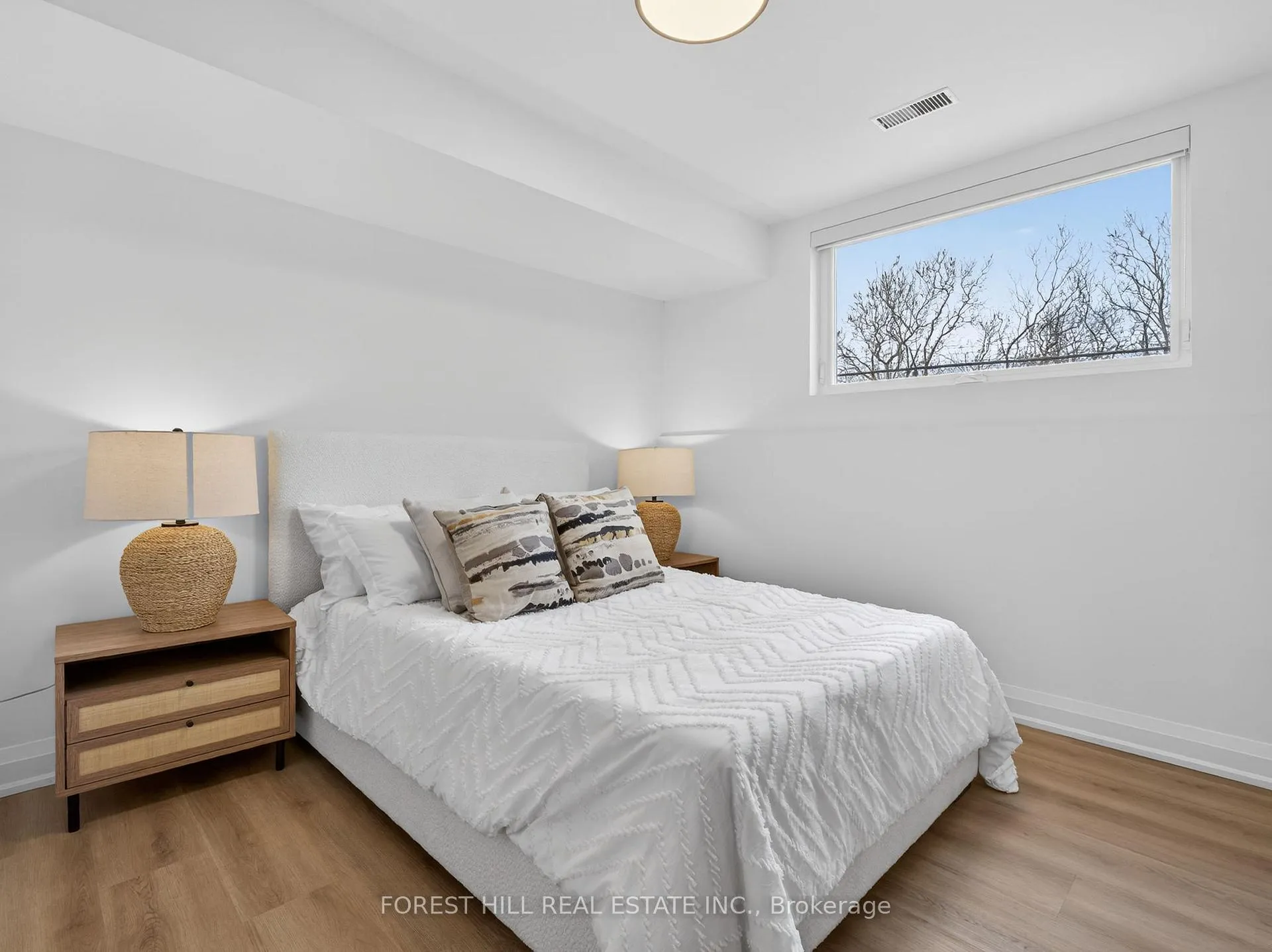 Photo 6 of Unit B, 5 Hopperton Drive, North York, St. Andrew-Windfields — HOMEH