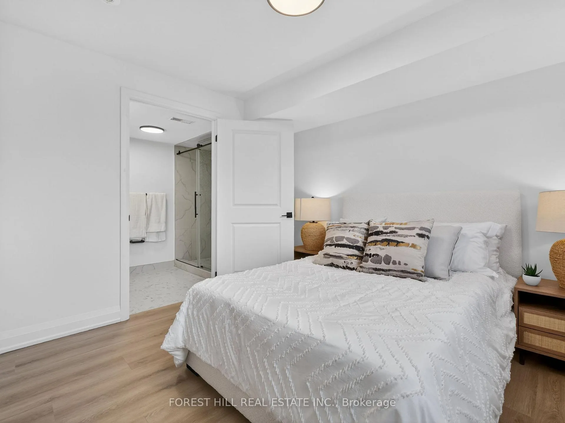 Photo 7 of Unit B, 5 Hopperton Drive, North York, St. Andrew-Windfields — HOMEH