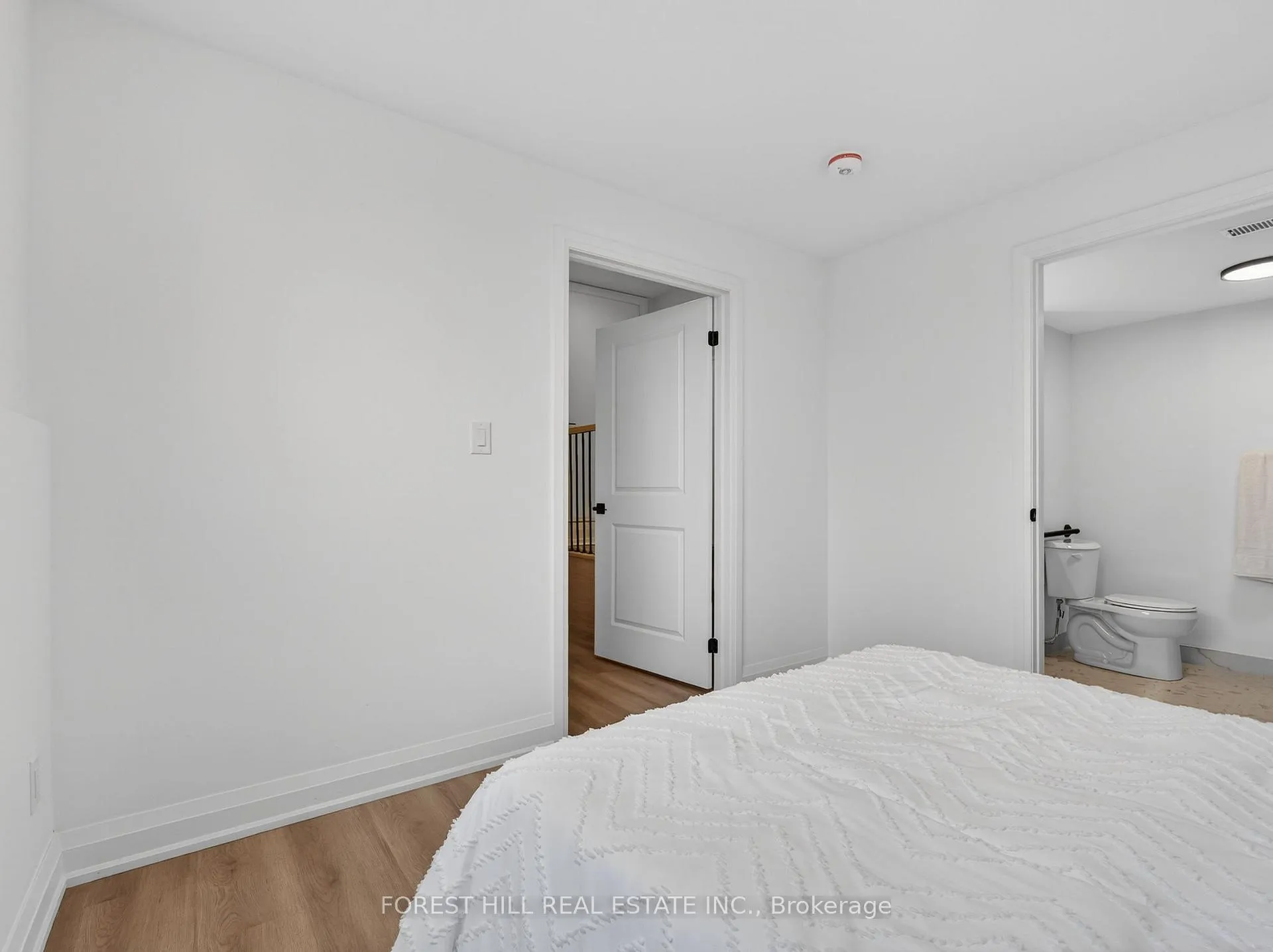 Photo 8 of Unit B, 5 Hopperton Drive, North York, St. Andrew-Windfields — HOMEH