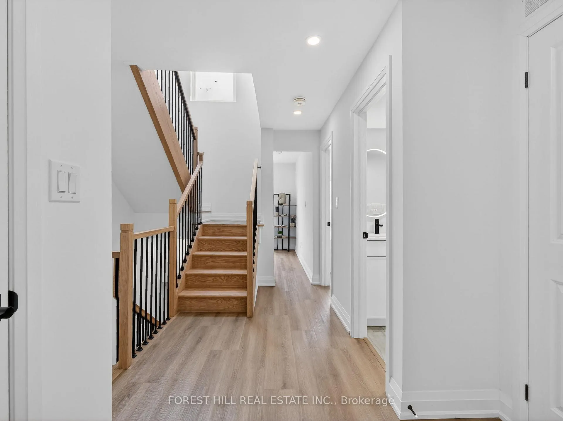 Photo 28 of Unit B, 5 Hopperton Drive, North York, St. Andrew-Windfields — HOMEH