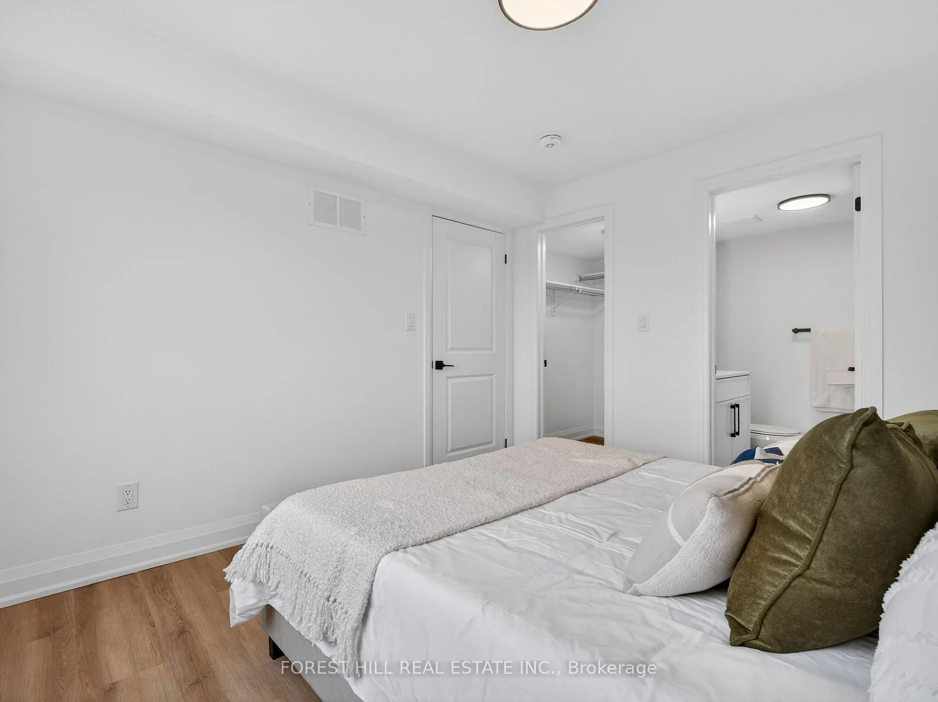 Photo 34 of Unit B, 5 Hopperton Drive, North York, St. Andrew-Windfields — HOMEH