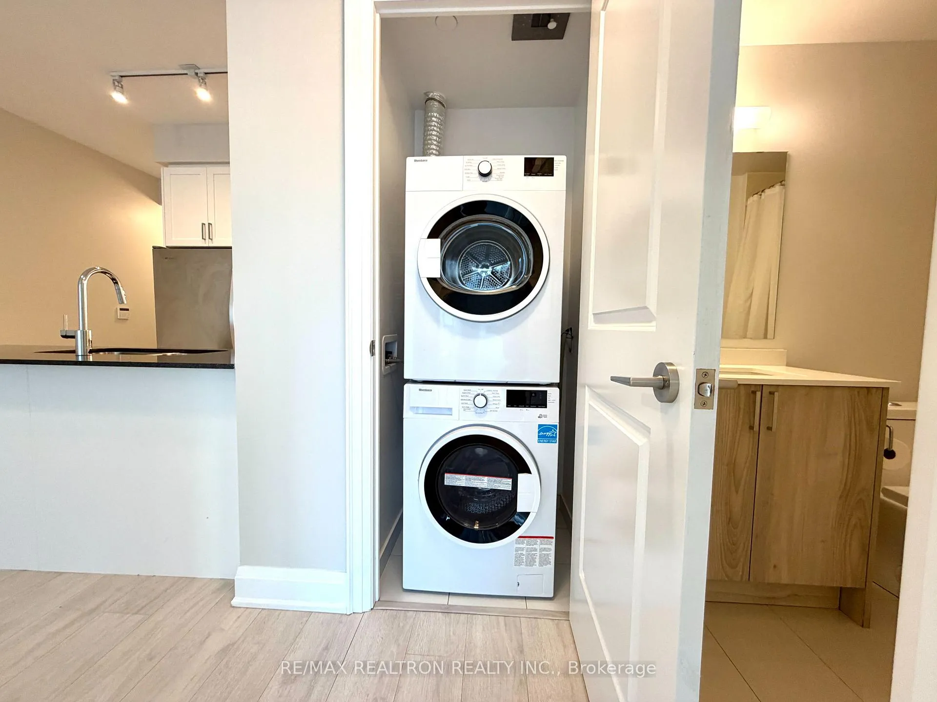 Photo 15 of Unit 1501E, 20 Gatineau Drive, Vaughan, Beverley Glen — HOMEH
