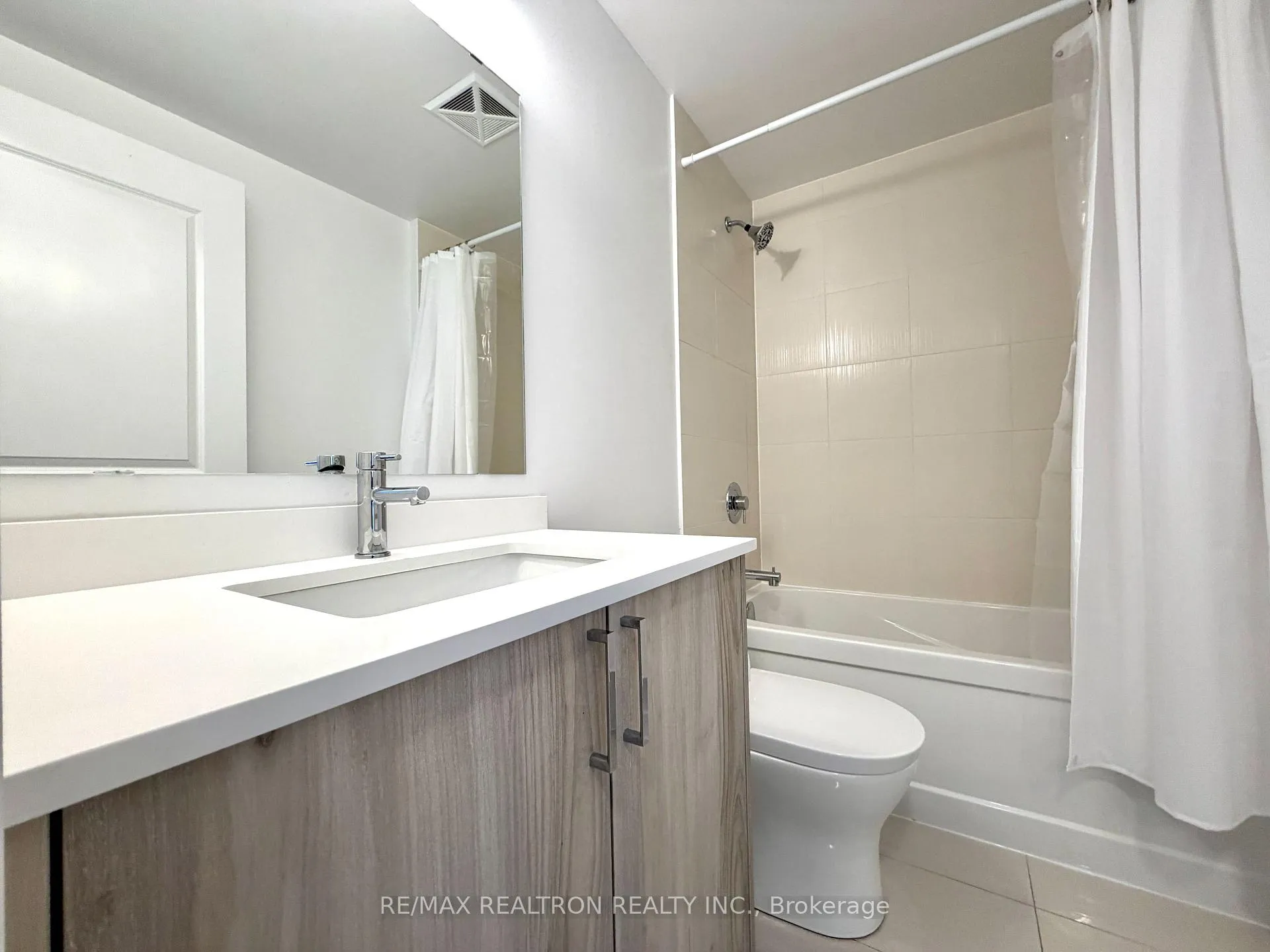 Photo 16 of Unit 1501E, 20 Gatineau Drive, Vaughan, Beverley Glen — HOMEH