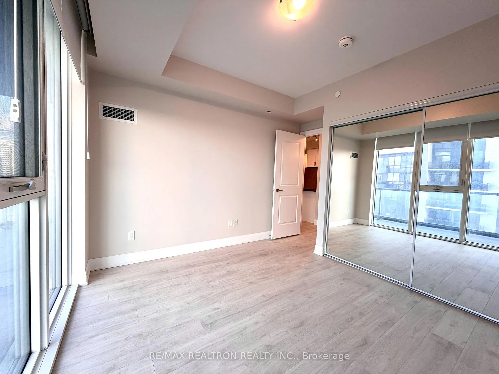 Photo 18 of Unit 1501E, 20 Gatineau Drive, Vaughan, Beverley Glen — HOMEH