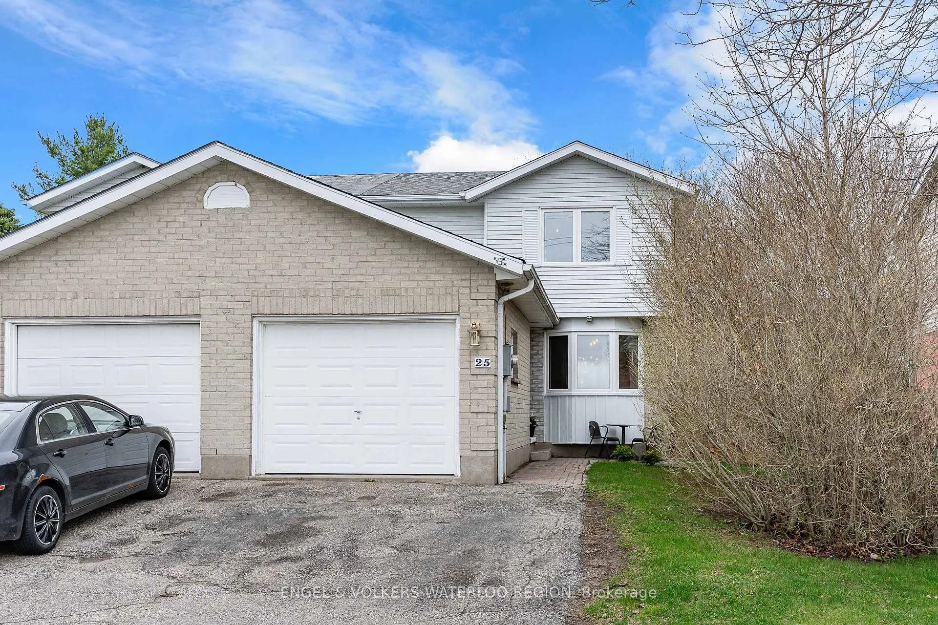 Photo 2 of 25 Oak Avenue, Waterloo — HOMEH