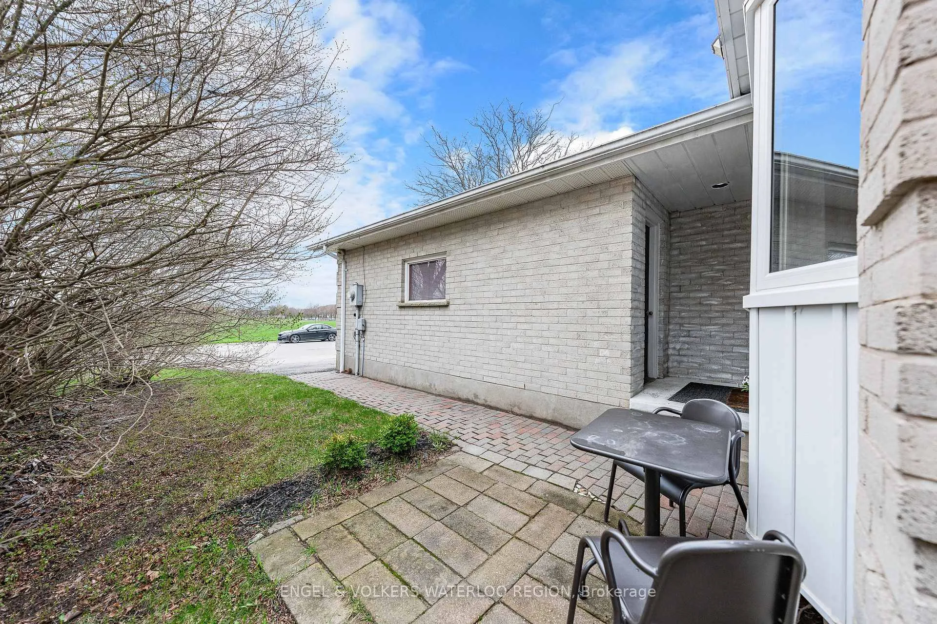 Photo 4 of 25 Oak Avenue, Waterloo — HOMEH
