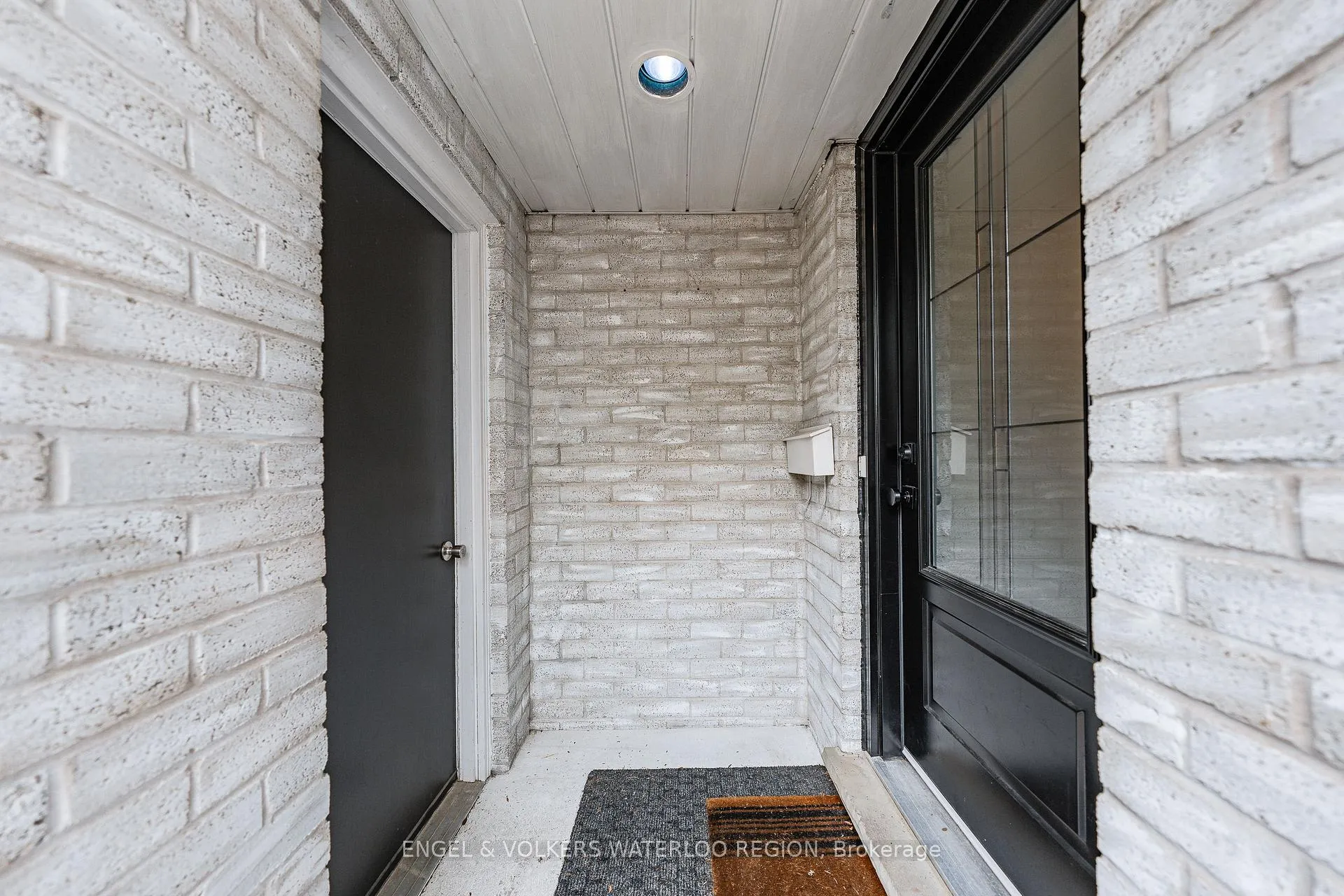 Photo 6 of 25 Oak Avenue, Waterloo — HOMEH