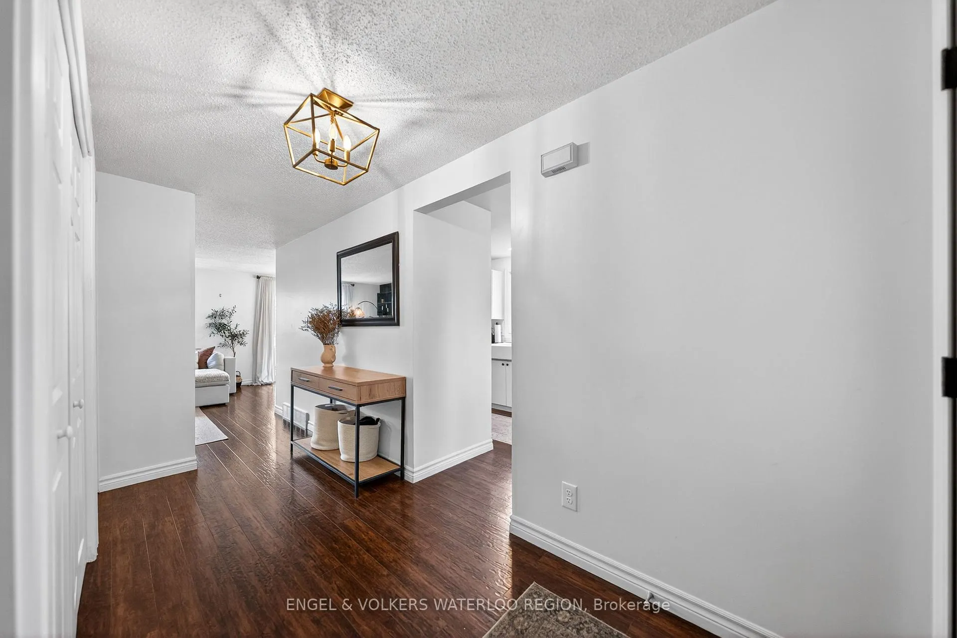 Photo 8 of 25 Oak Avenue, Waterloo — HOMEH