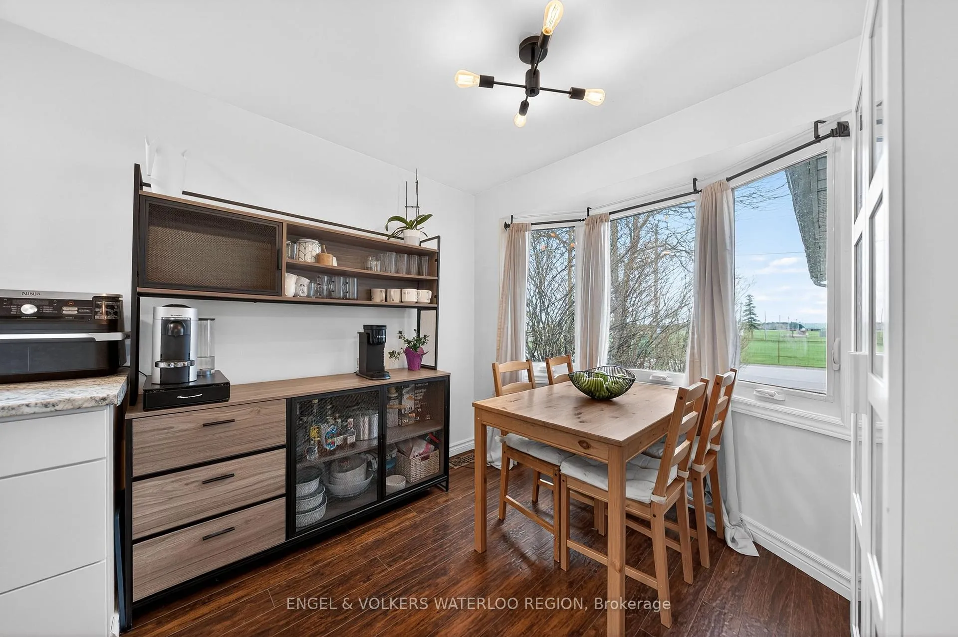 Photo 9 of 25 Oak Avenue, Waterloo — HOMEH