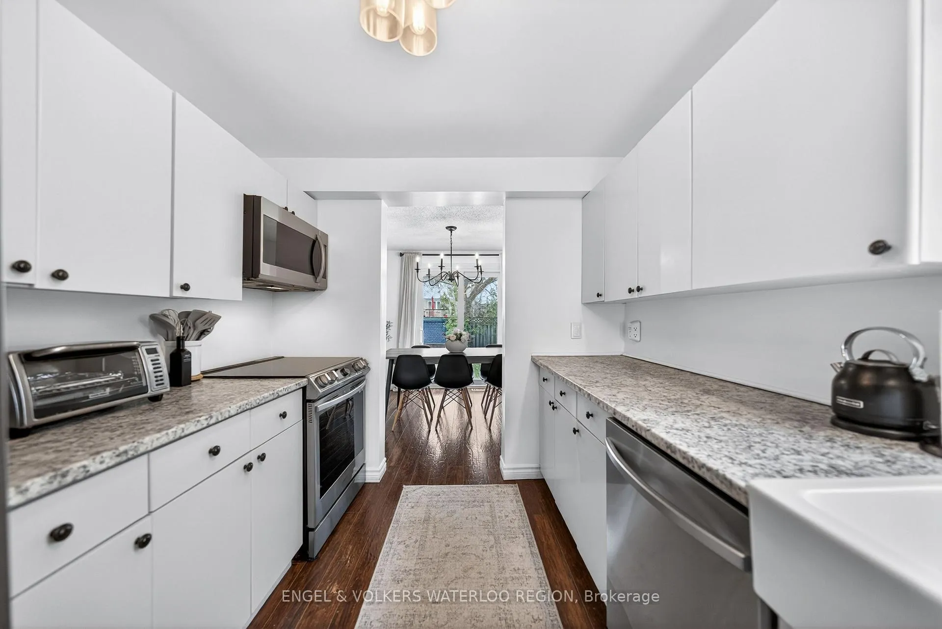 Photo 15 of 25 Oak Avenue, Waterloo — HOMEH