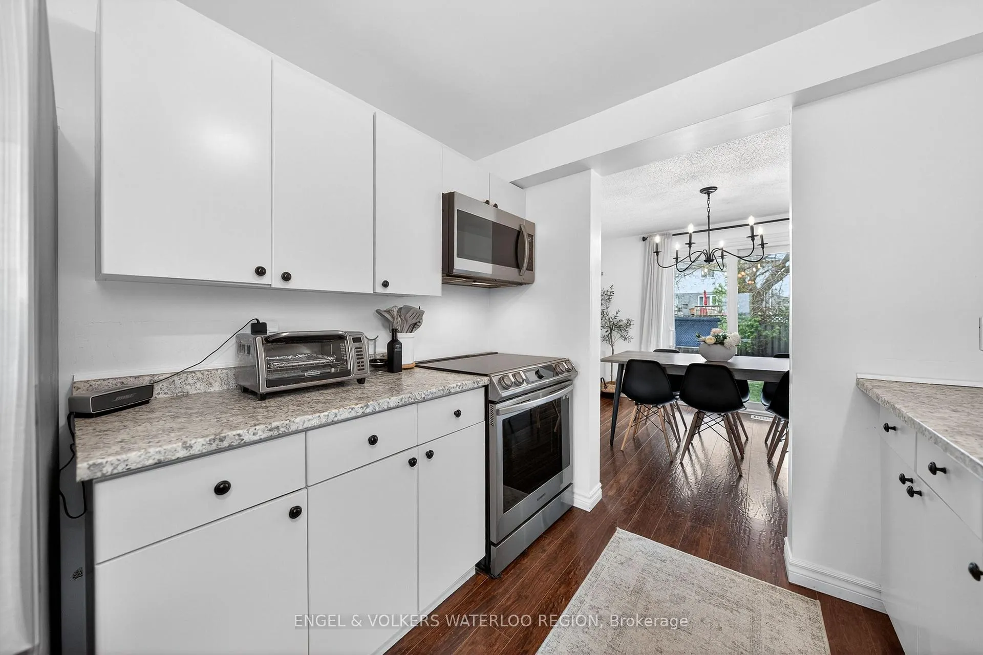 Photo 16 of 25 Oak Avenue, Waterloo — HOMEH