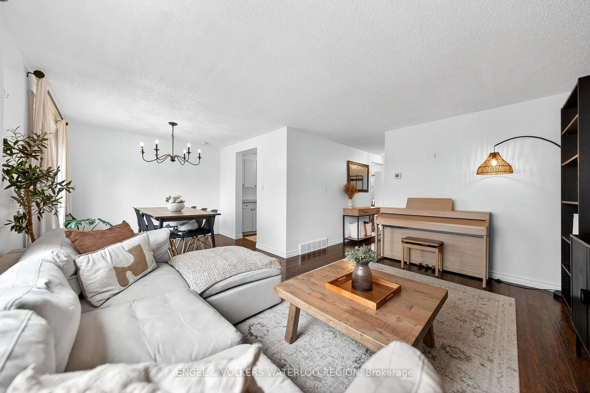Photo 25 of 25 Oak Avenue, Waterloo — HOMEH