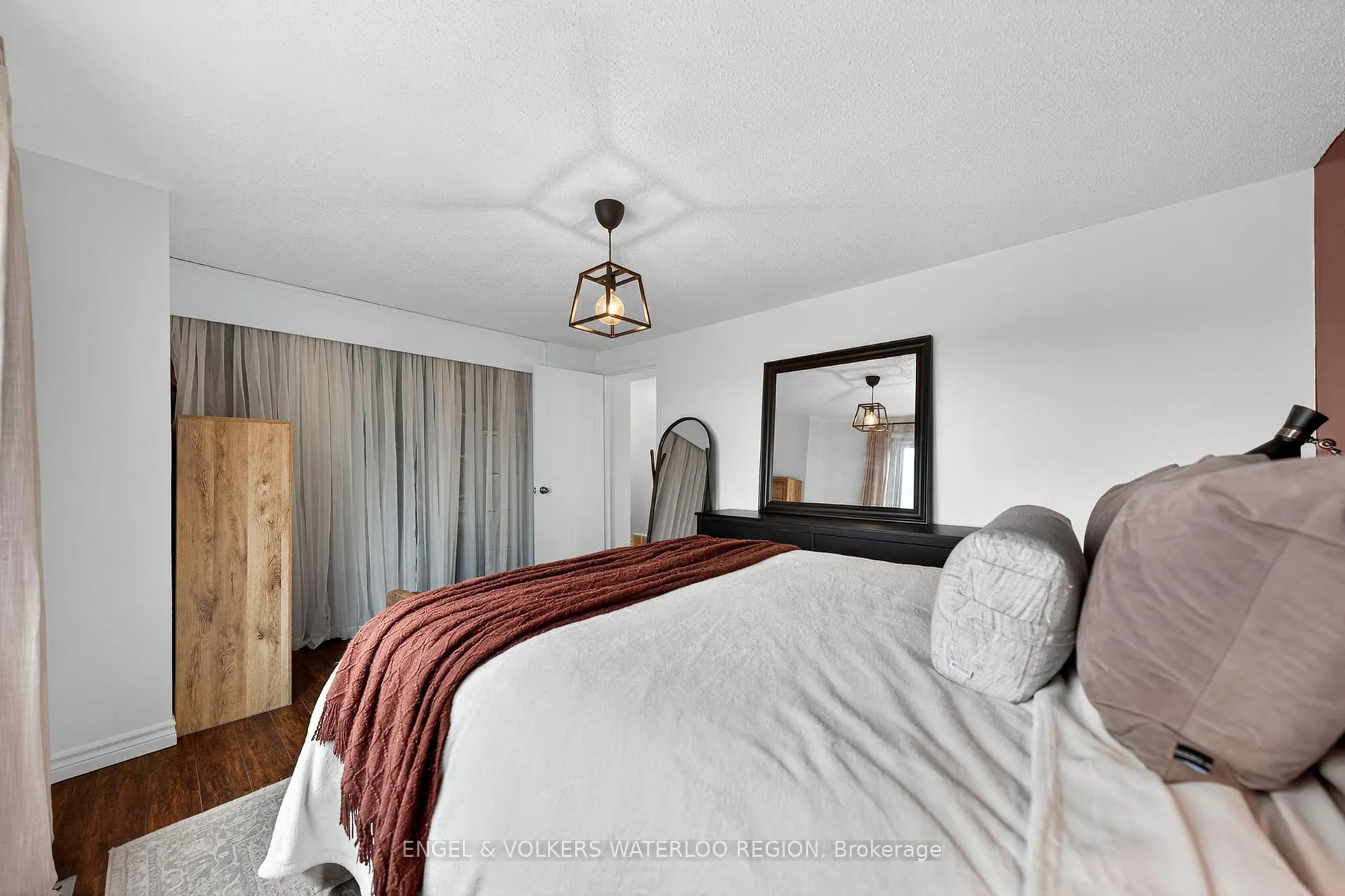 Photo 28 of 25 Oak Avenue, Waterloo — HOMEH