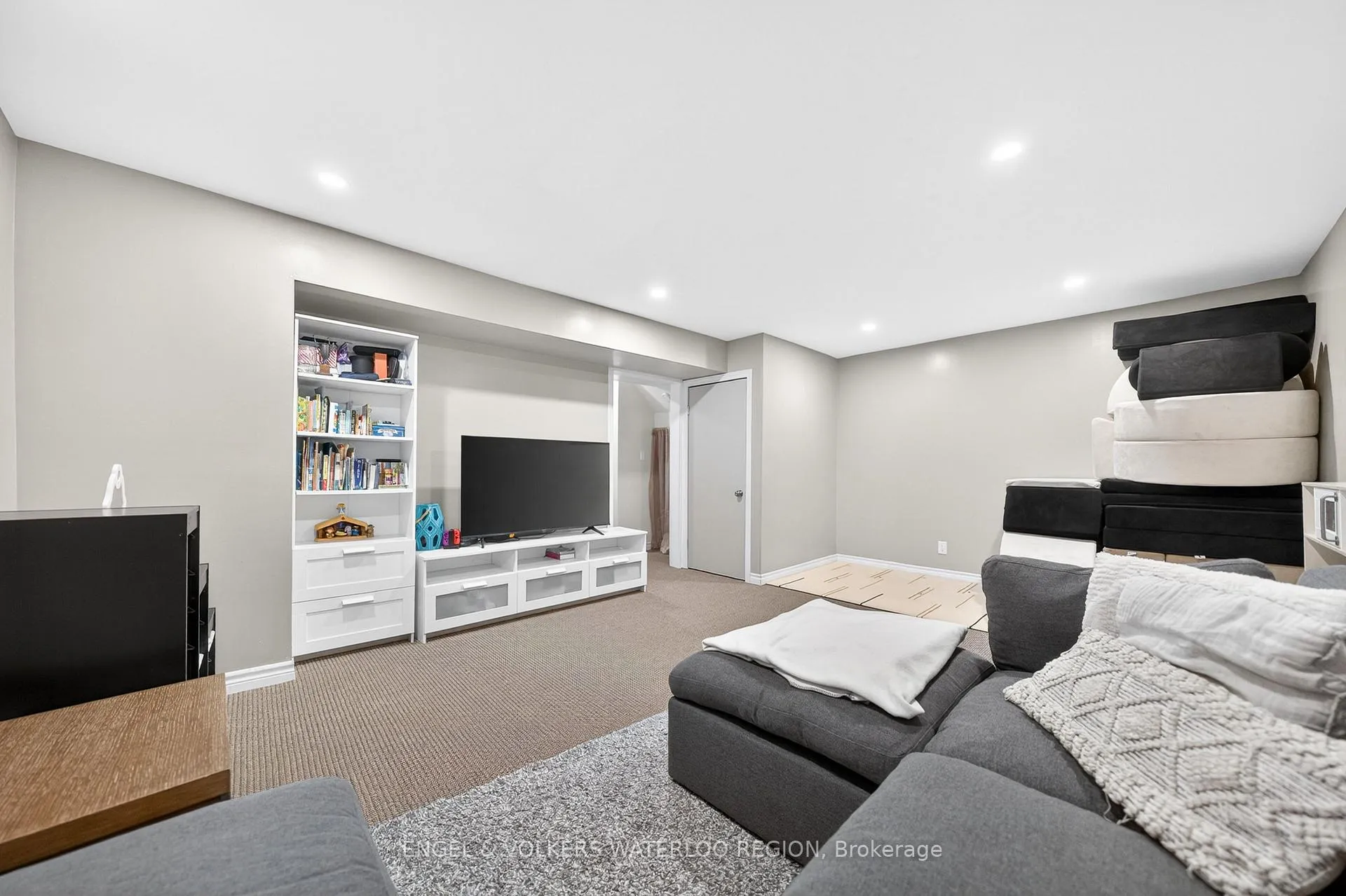 Photo 38 of 25 Oak Avenue, Waterloo — HOMEH