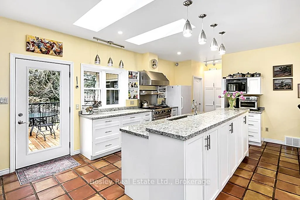 Photo 12 of 96 Moore Crescent, Blue Mountains — HOMEH