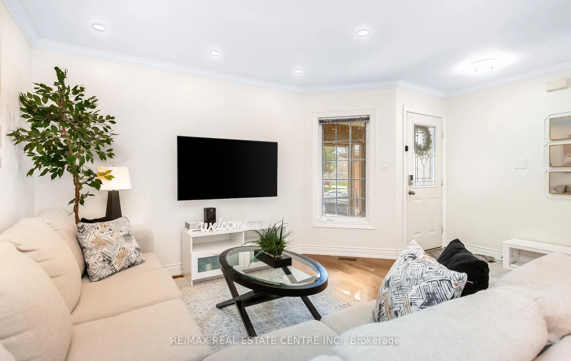 Photo 8 of 66 Herkes Drive, Brampton, Fletcher's West — HOMEH